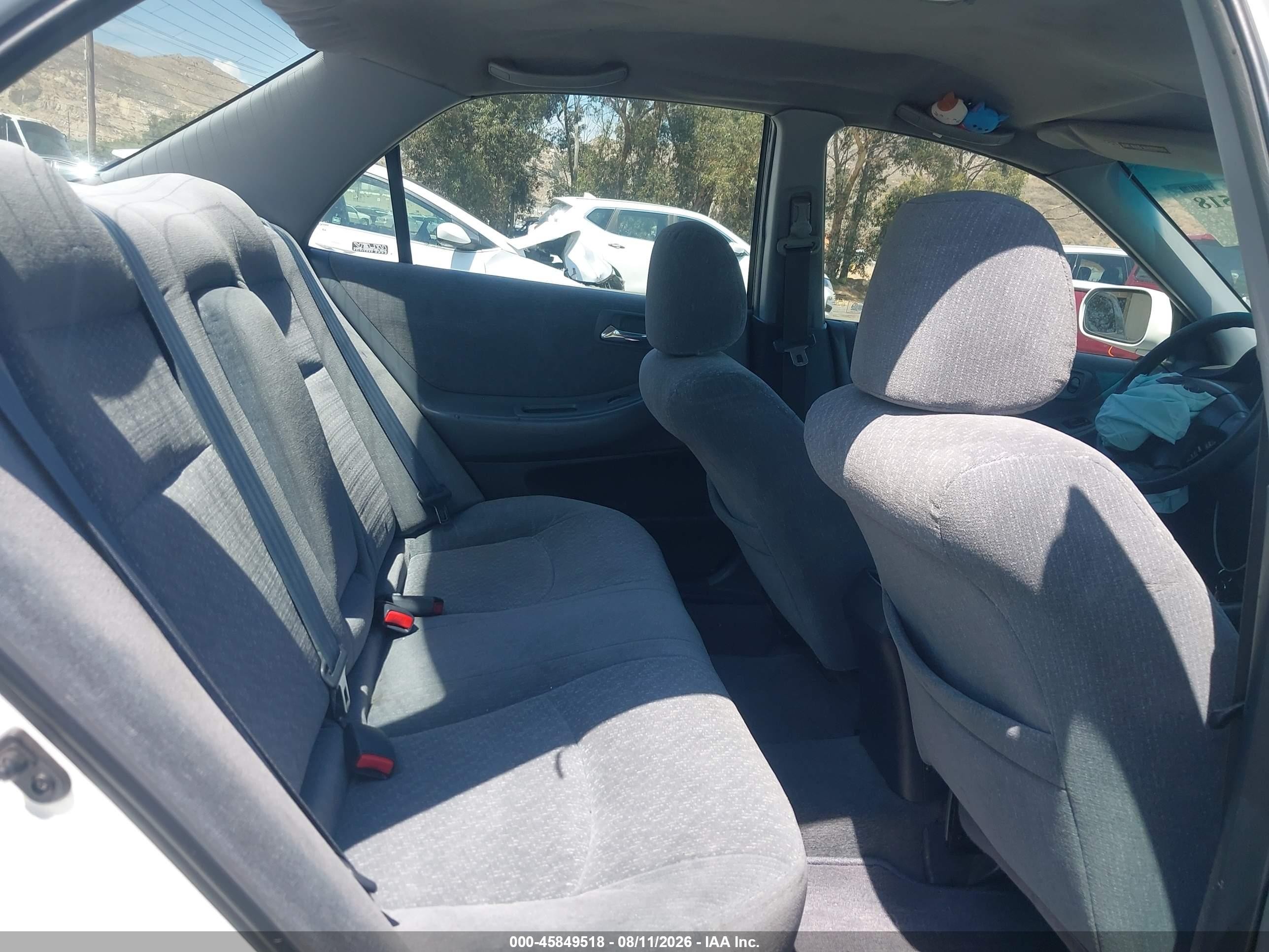 2001 Honda Accord 2.3 Lx White vin: 3HGCG66501G710075