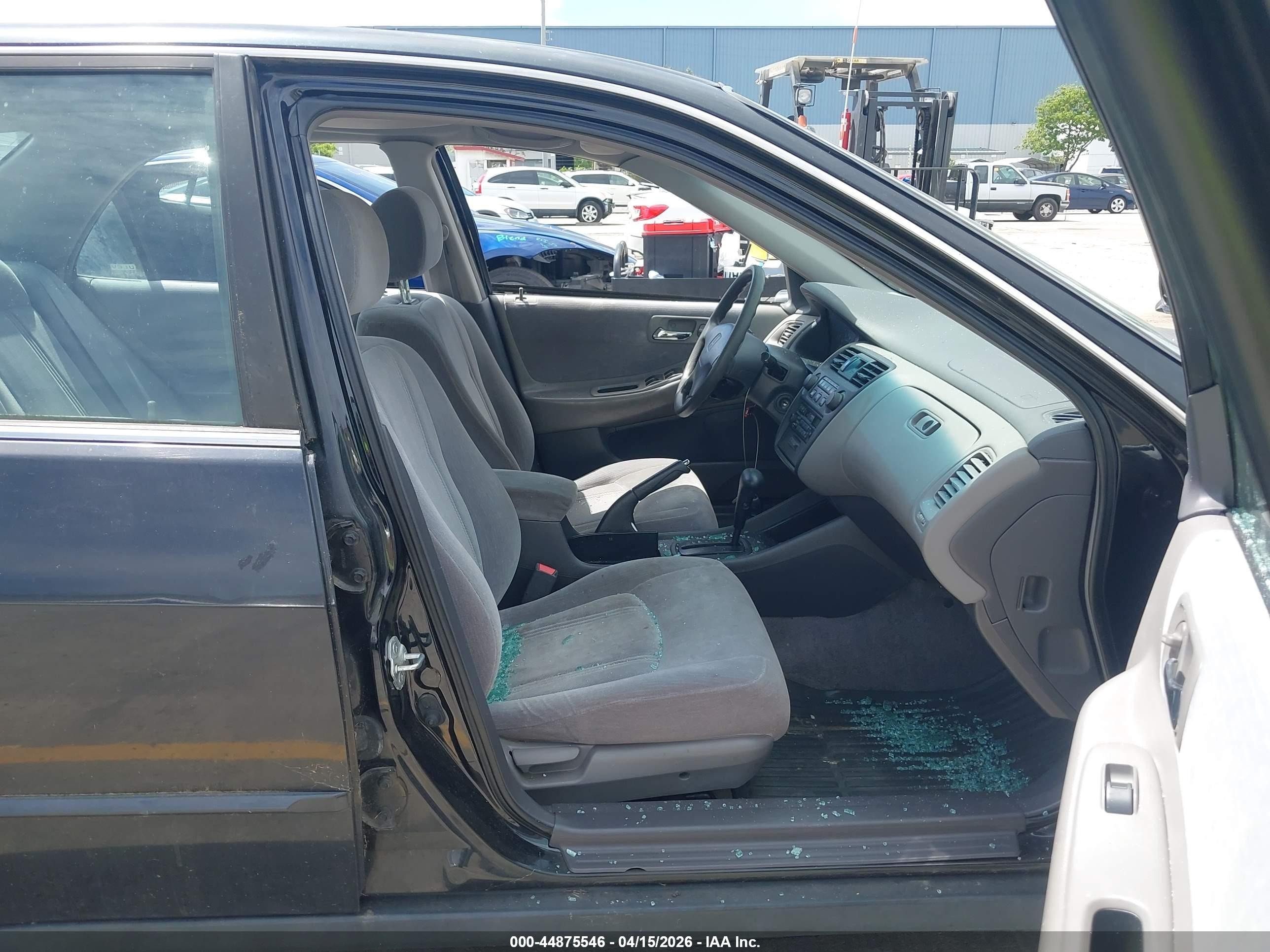2000 Honda Accord 2.3 Lx Black vin: 3HGCG6652YG705910