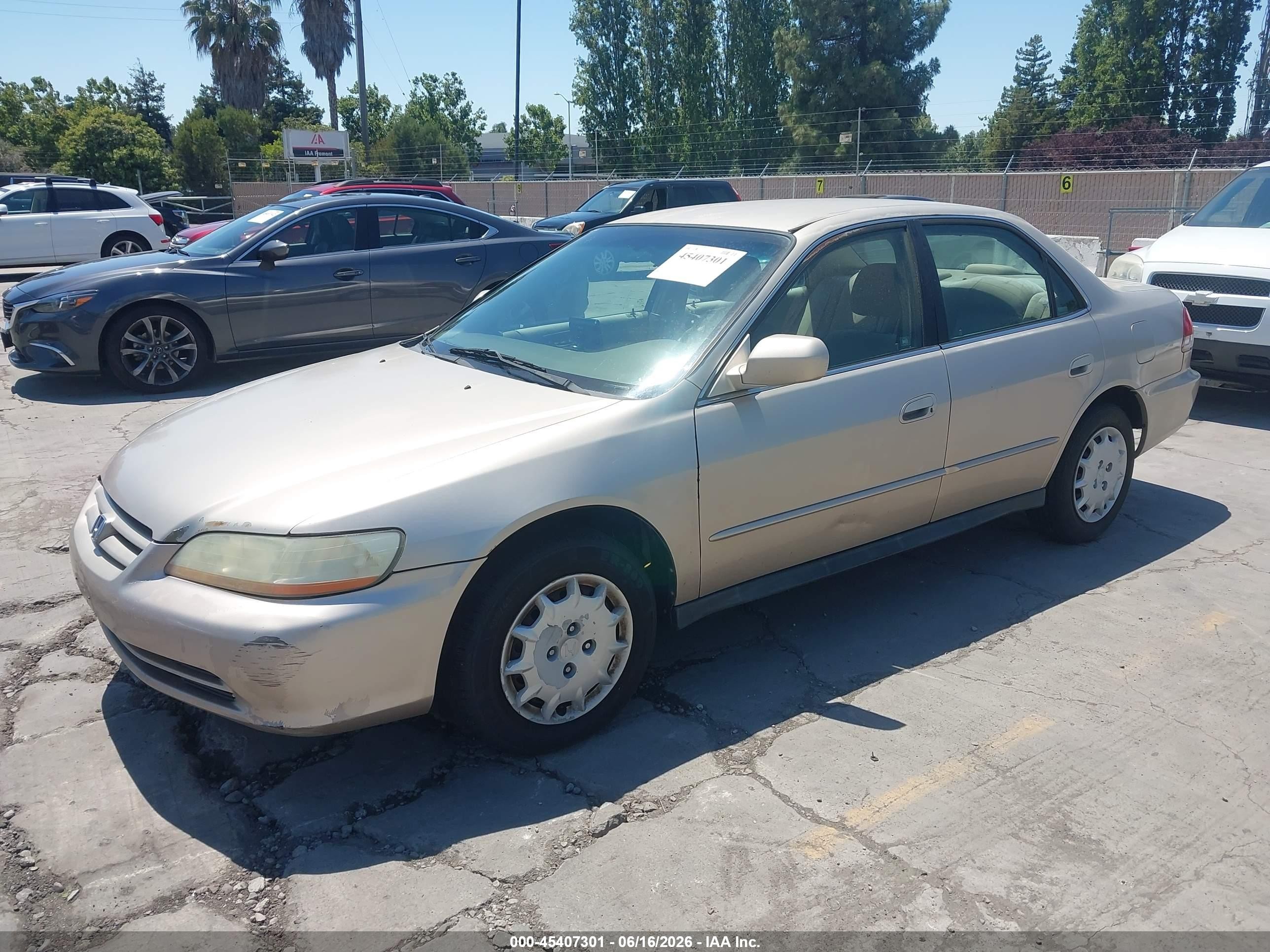 2002 Honda Accord 2.3 Lx Золотой vin: 3HGCG66542G702160