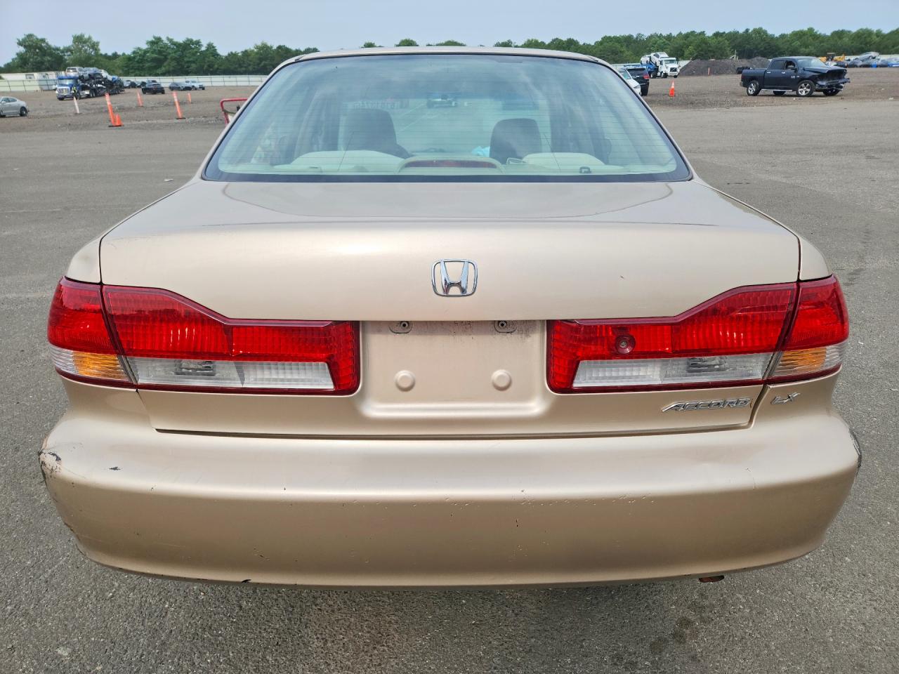 2002 Honda Accord Lx Tan vin: 3HGCG66582G707300