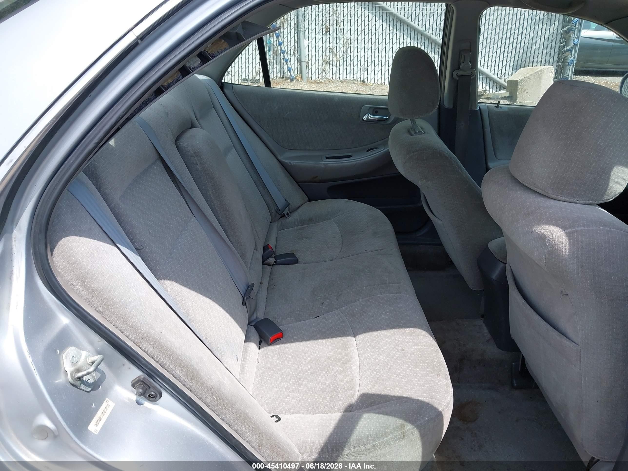 2002 Honda Accord 2.3 Lx Серебряный vin: 3HGCG66592G707032