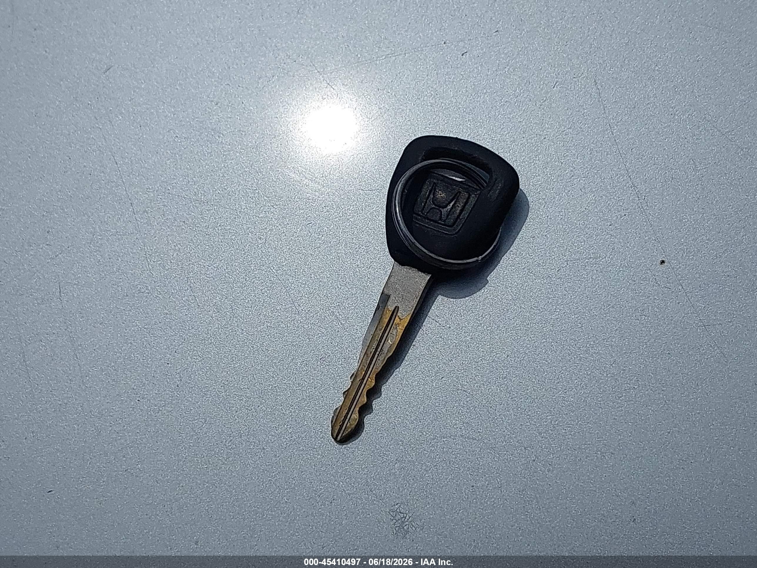 2002 Honda Accord 2.3 Lx Серебряный vin: 3HGCG66592G707032