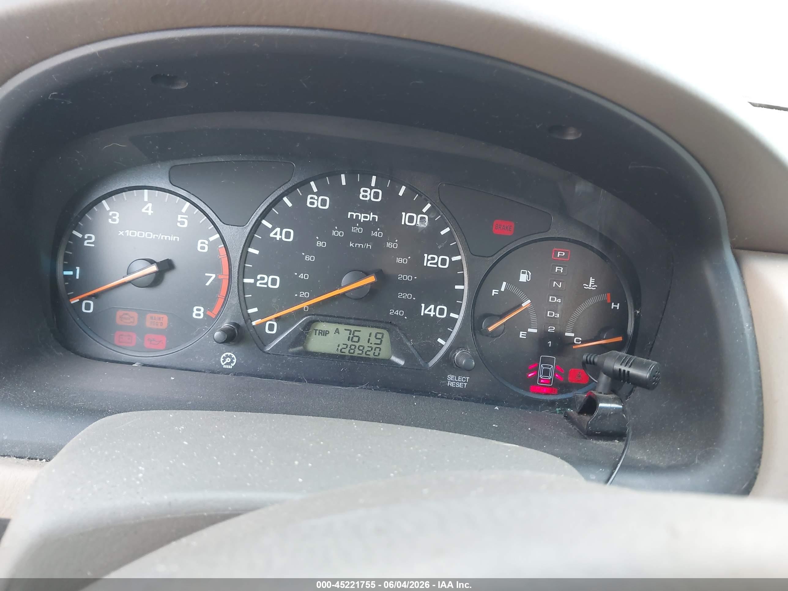 2002 Honda Accord 2.3 Lx Бежевый vin: 3HGCG665X2G705323