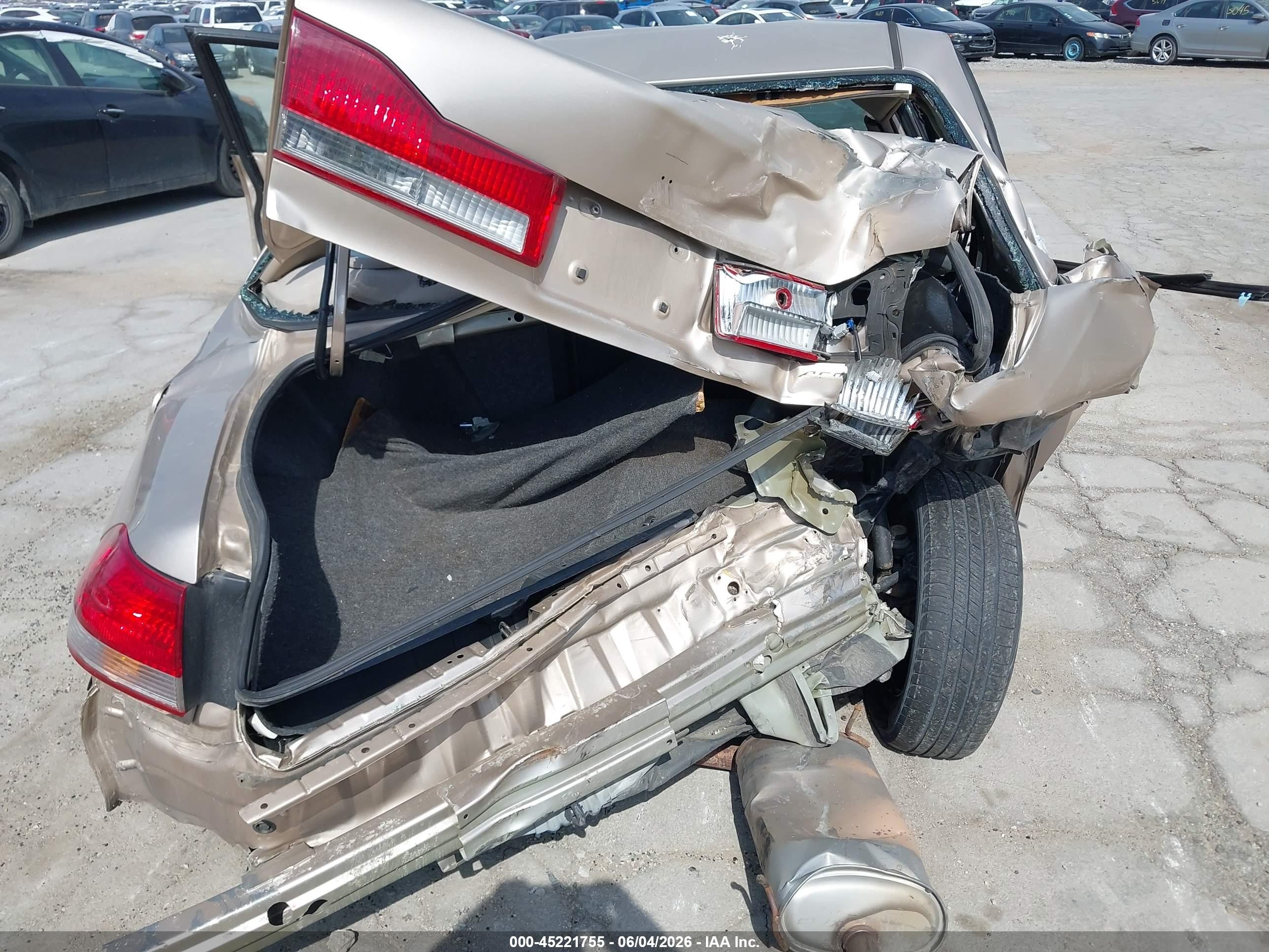 2002 Honda Accord 2.3 Lx Бежевый vin: 3HGCG665X2G705323