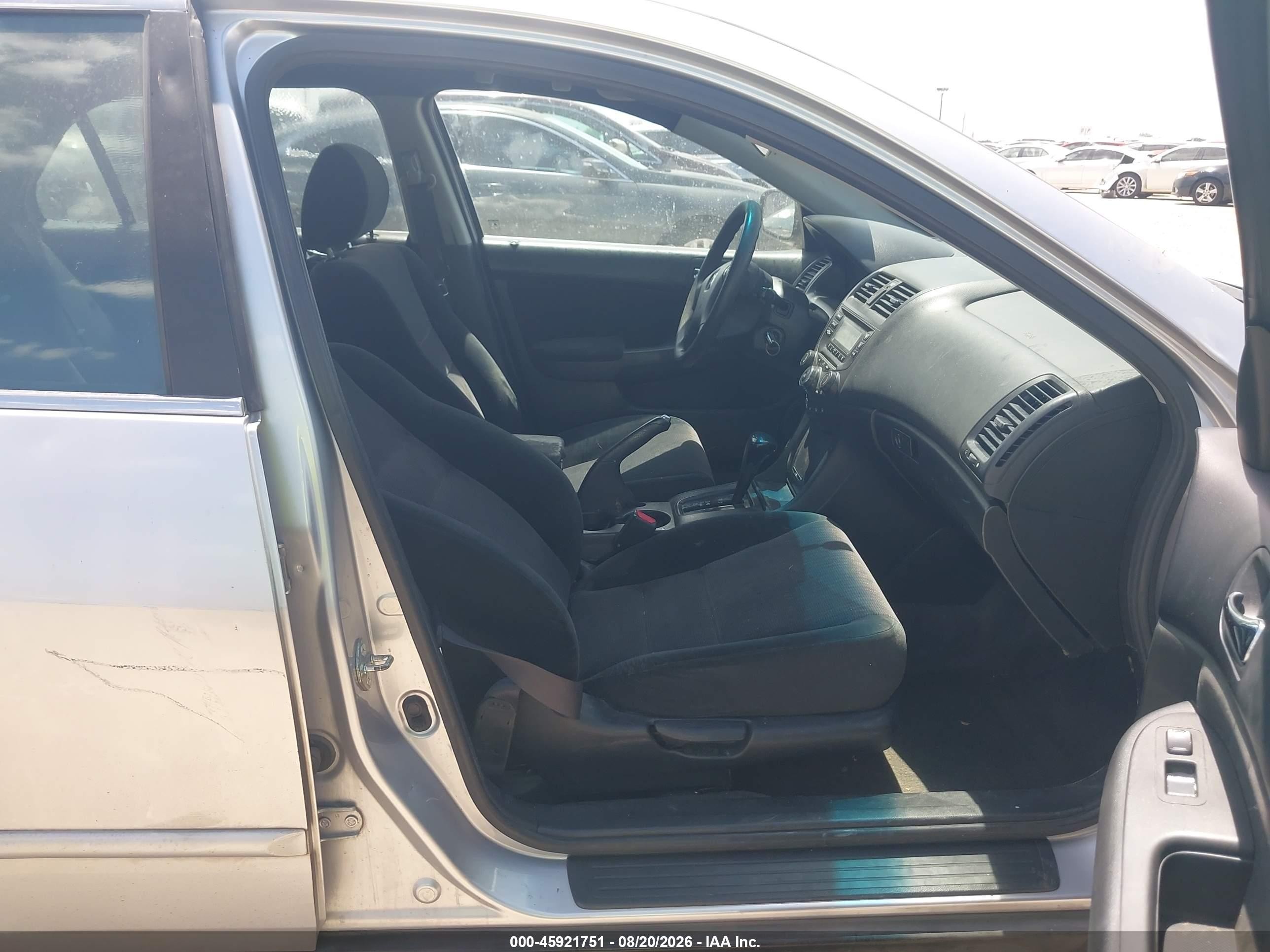 2004 Honda Accord 2.4 Lx Silver vin: 3HGCM56304G709062