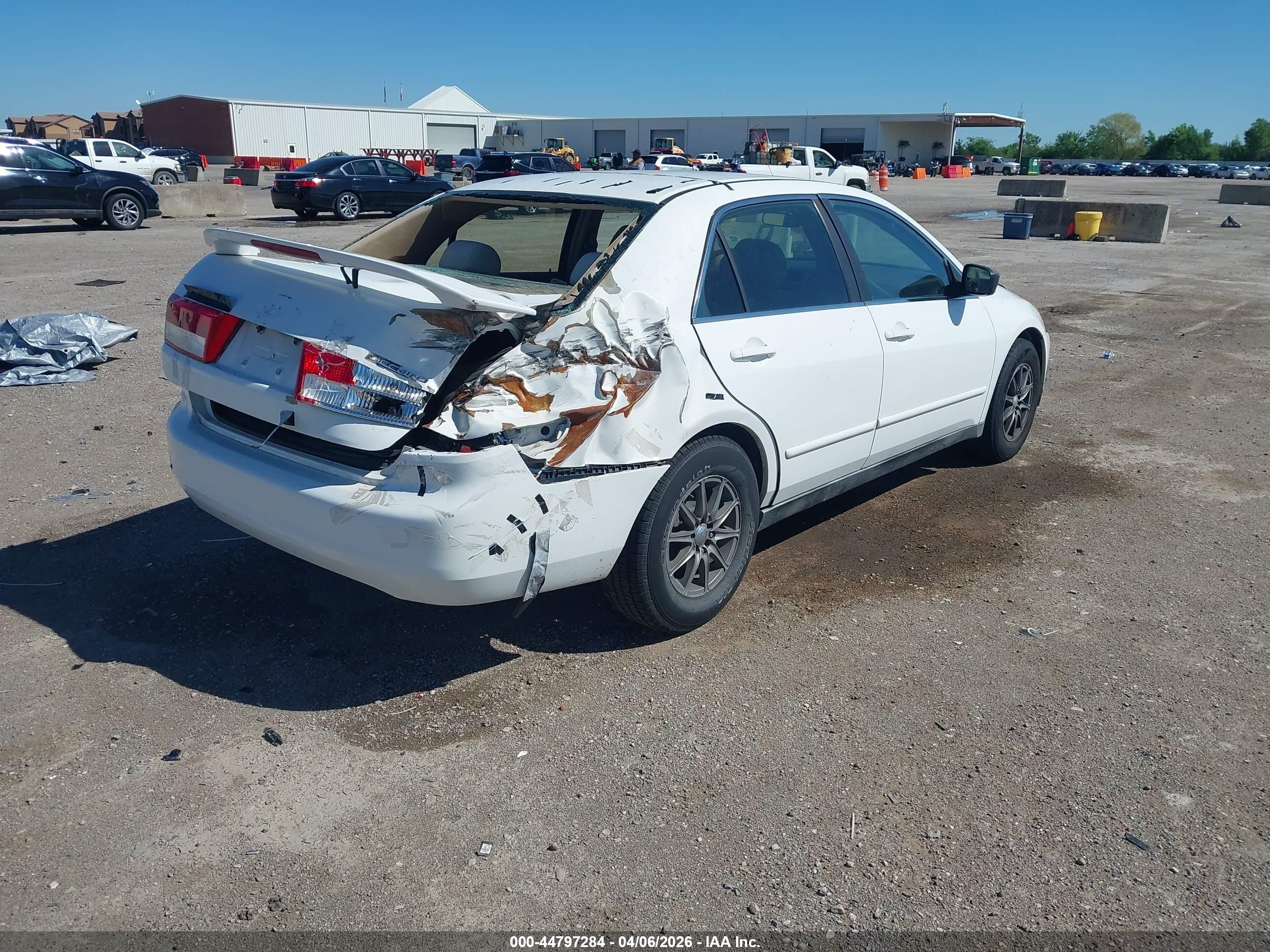 2004 Honda Accord 2.4 Lx White vin: 3HGCM56334G703093