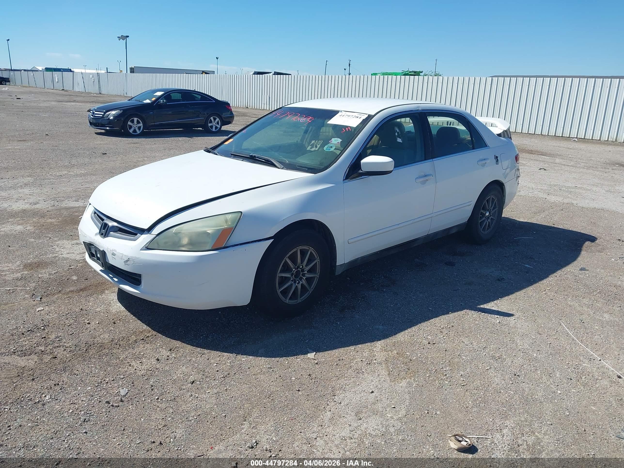 2004 Honda Accord 2.4 Lx White vin: 3HGCM56334G703093
