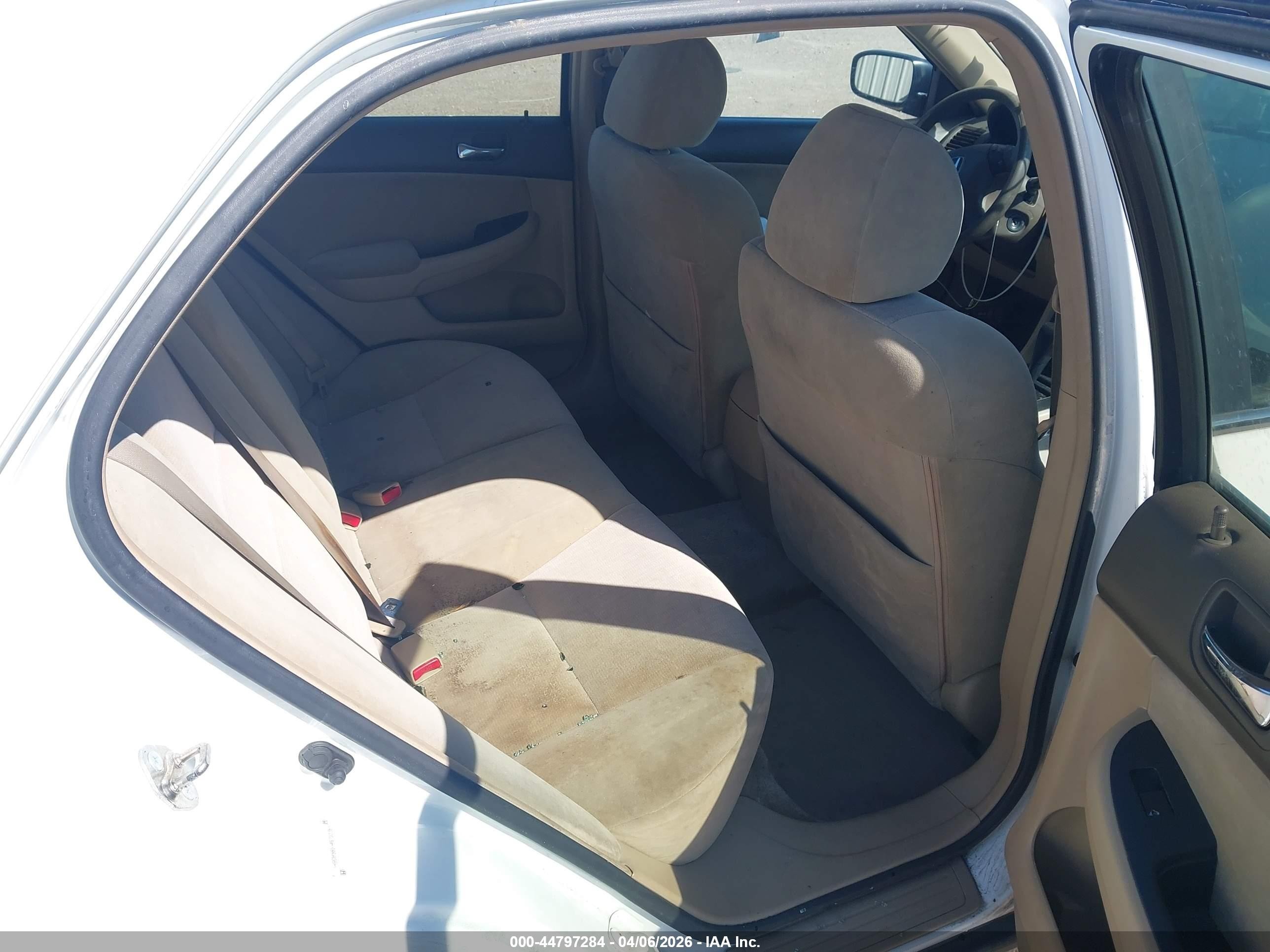 2004 Honda Accord 2.4 Lx White vin: 3HGCM56334G703093