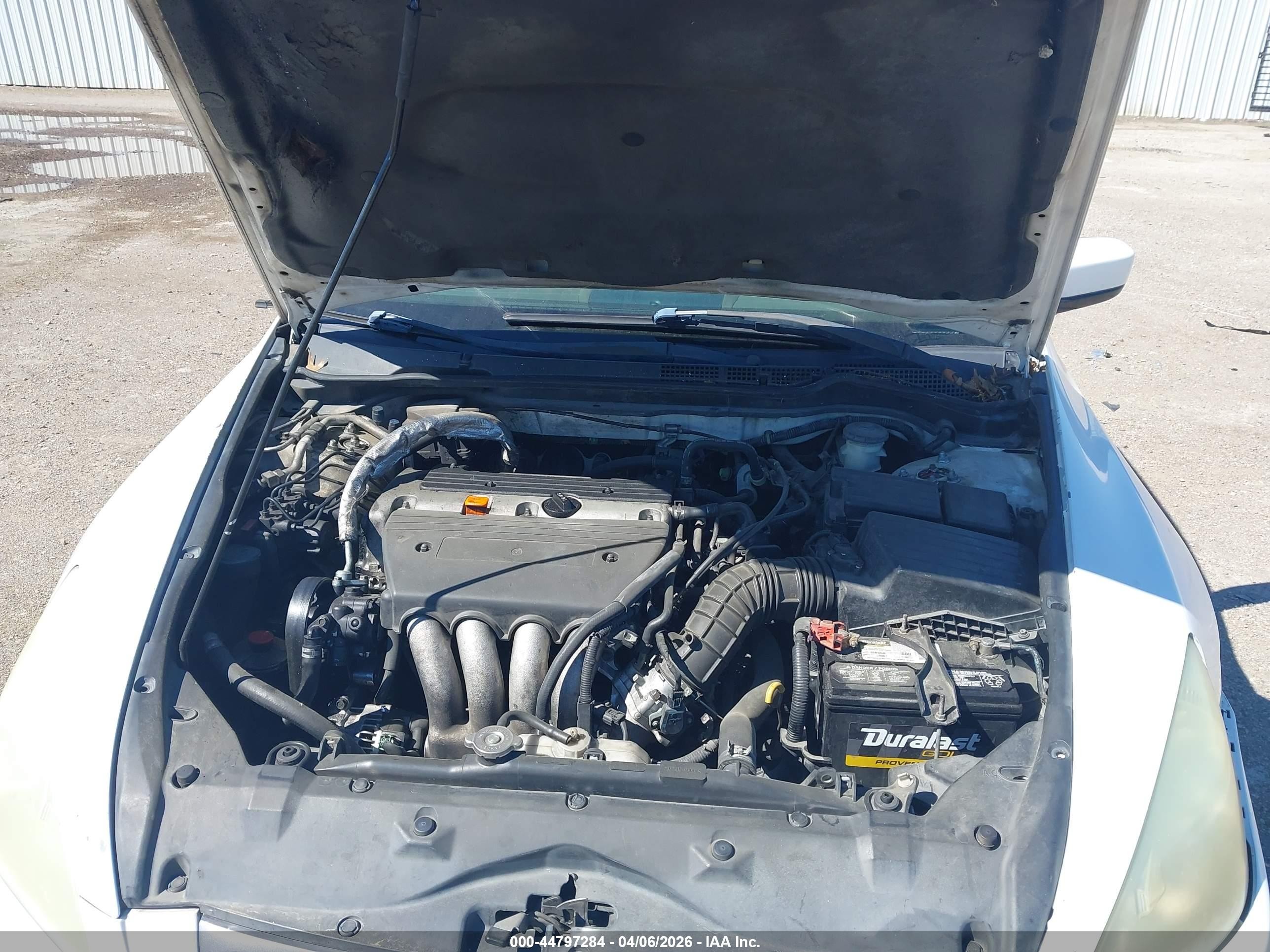 2004 Honda Accord 2.4 Lx White vin: 3HGCM56334G703093