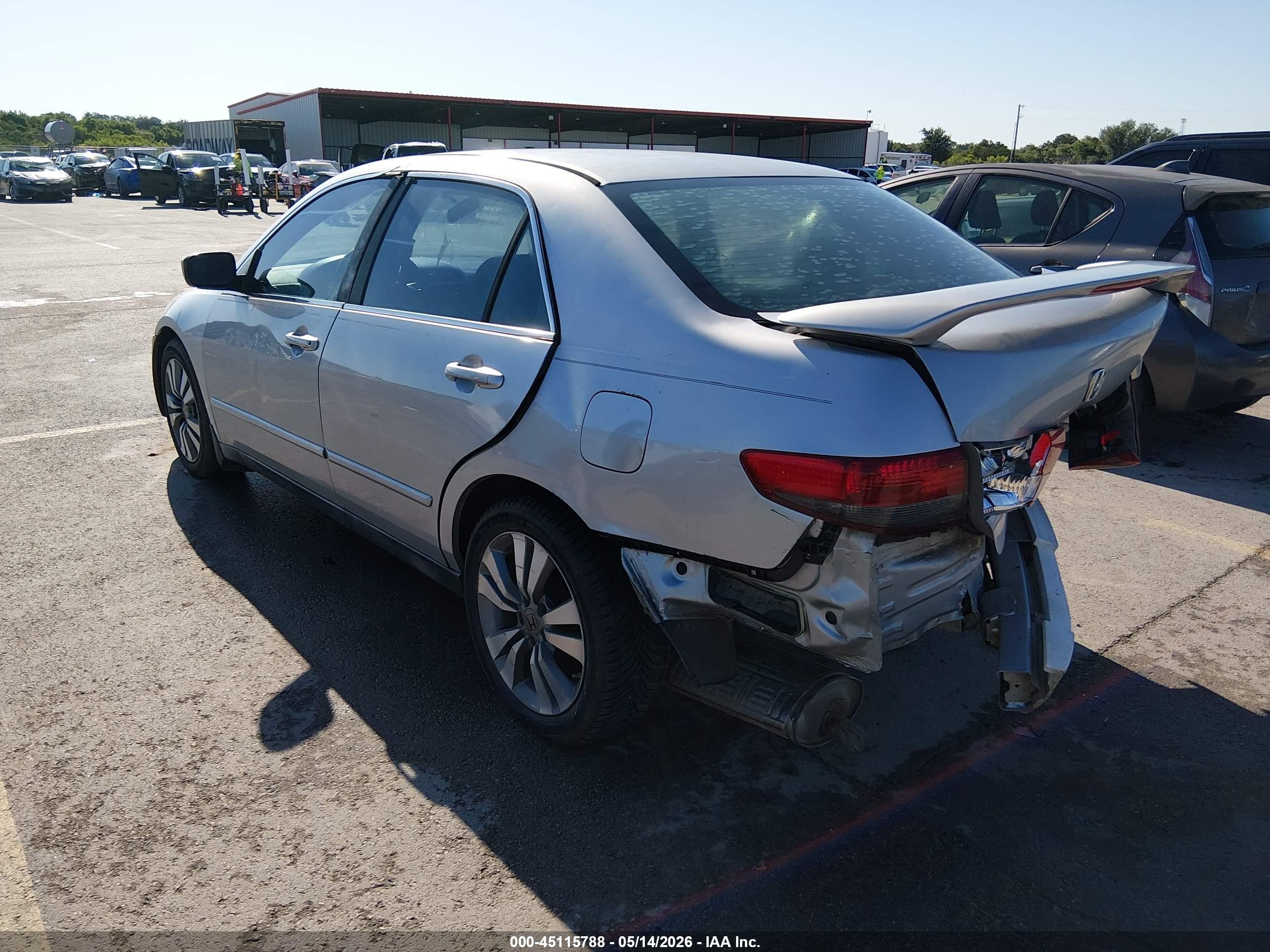2003 Honda Accord 2.4 Lx Серебряный vin: 3HGCM56343G701397