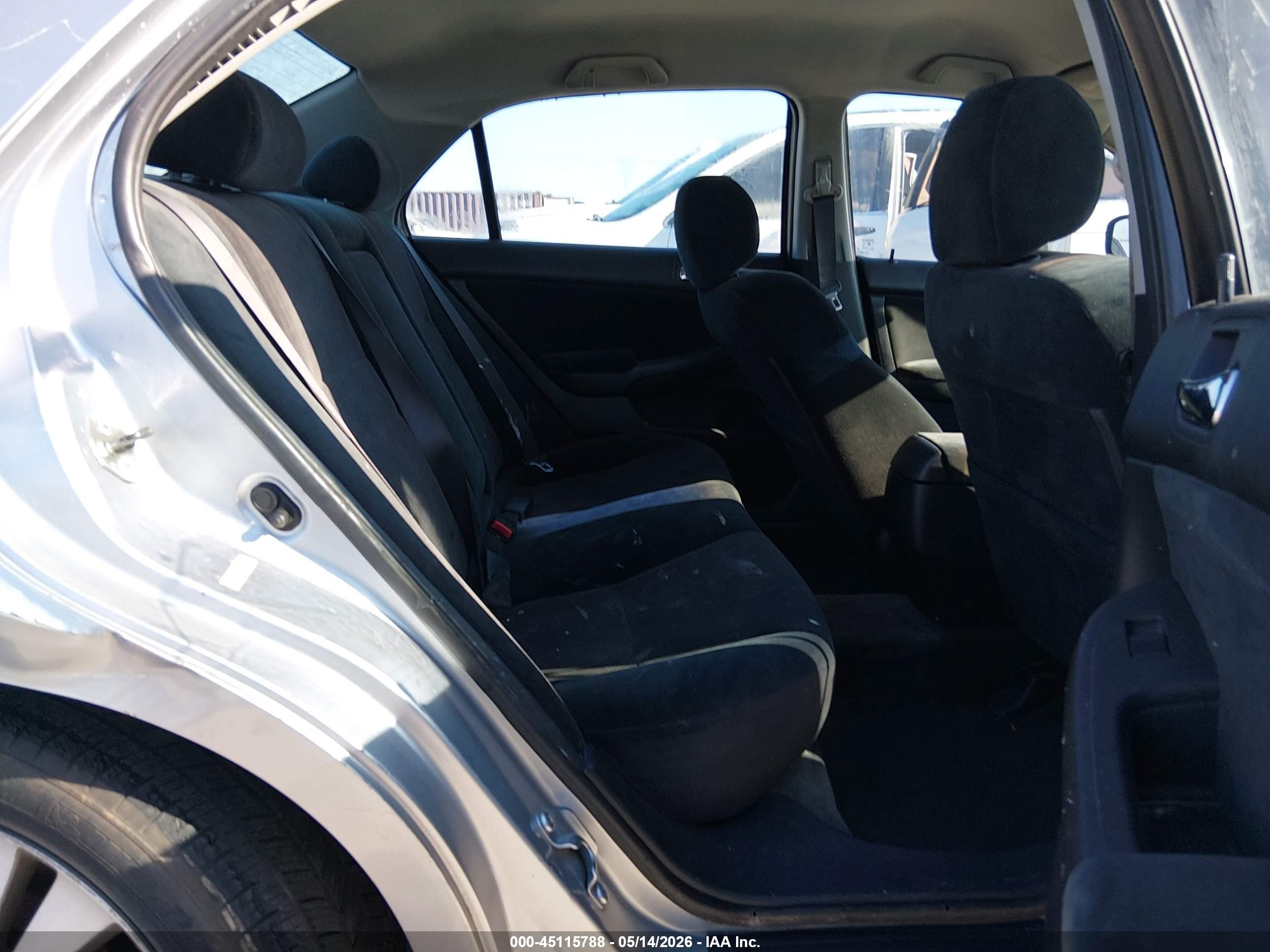 2003 Honda Accord 2.4 Lx Серебряный vin: 3HGCM56343G701397
