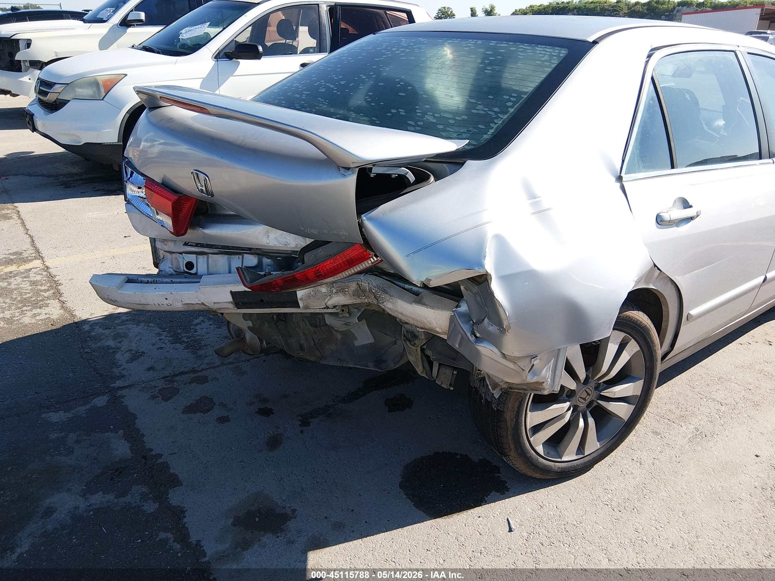 2003 Honda Accord 2.4 Lx Серебряный vin: 3HGCM56343G701397
