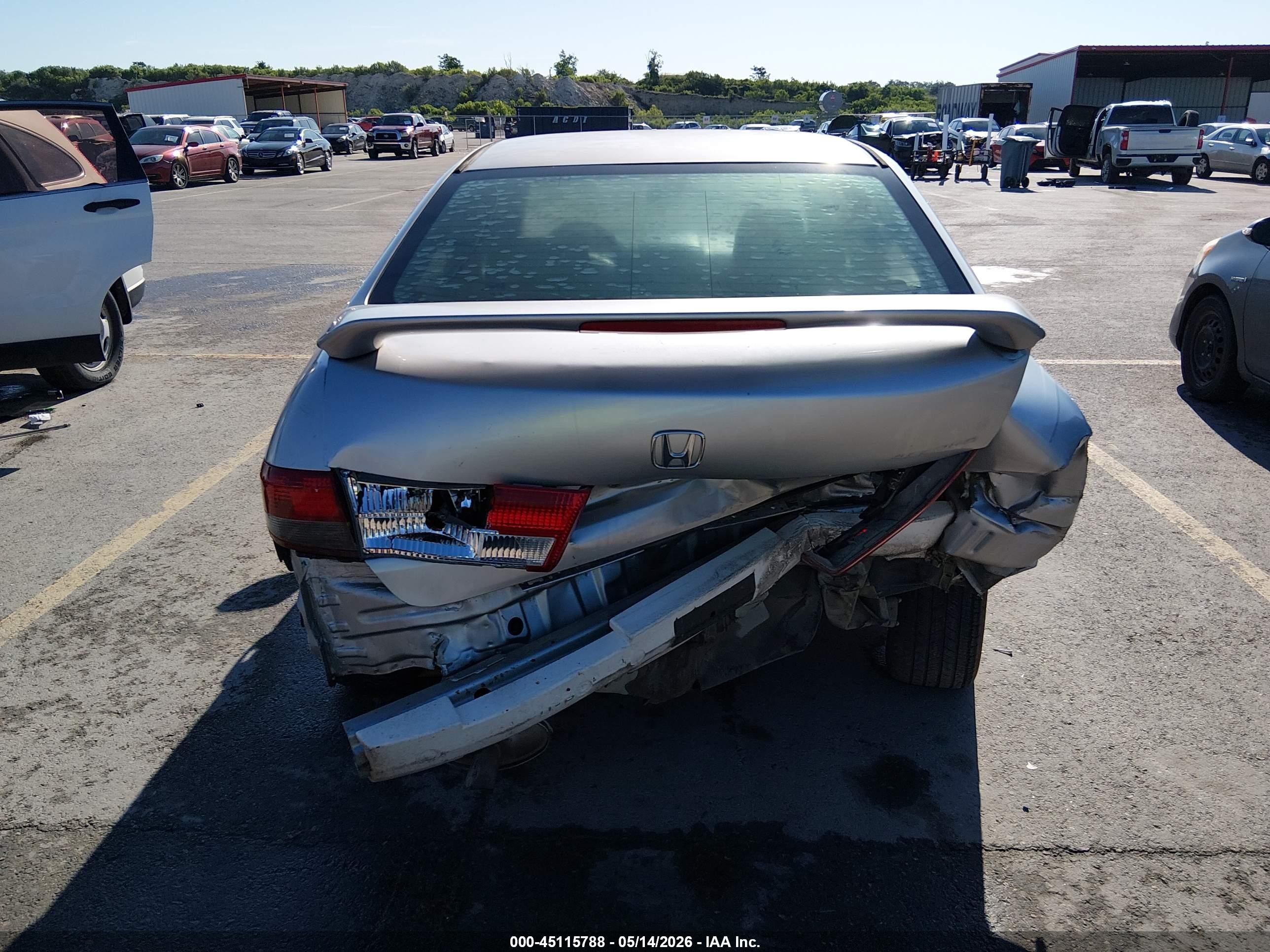 2003 Honda Accord 2.4 Lx Серебряный vin: 3HGCM56343G701397