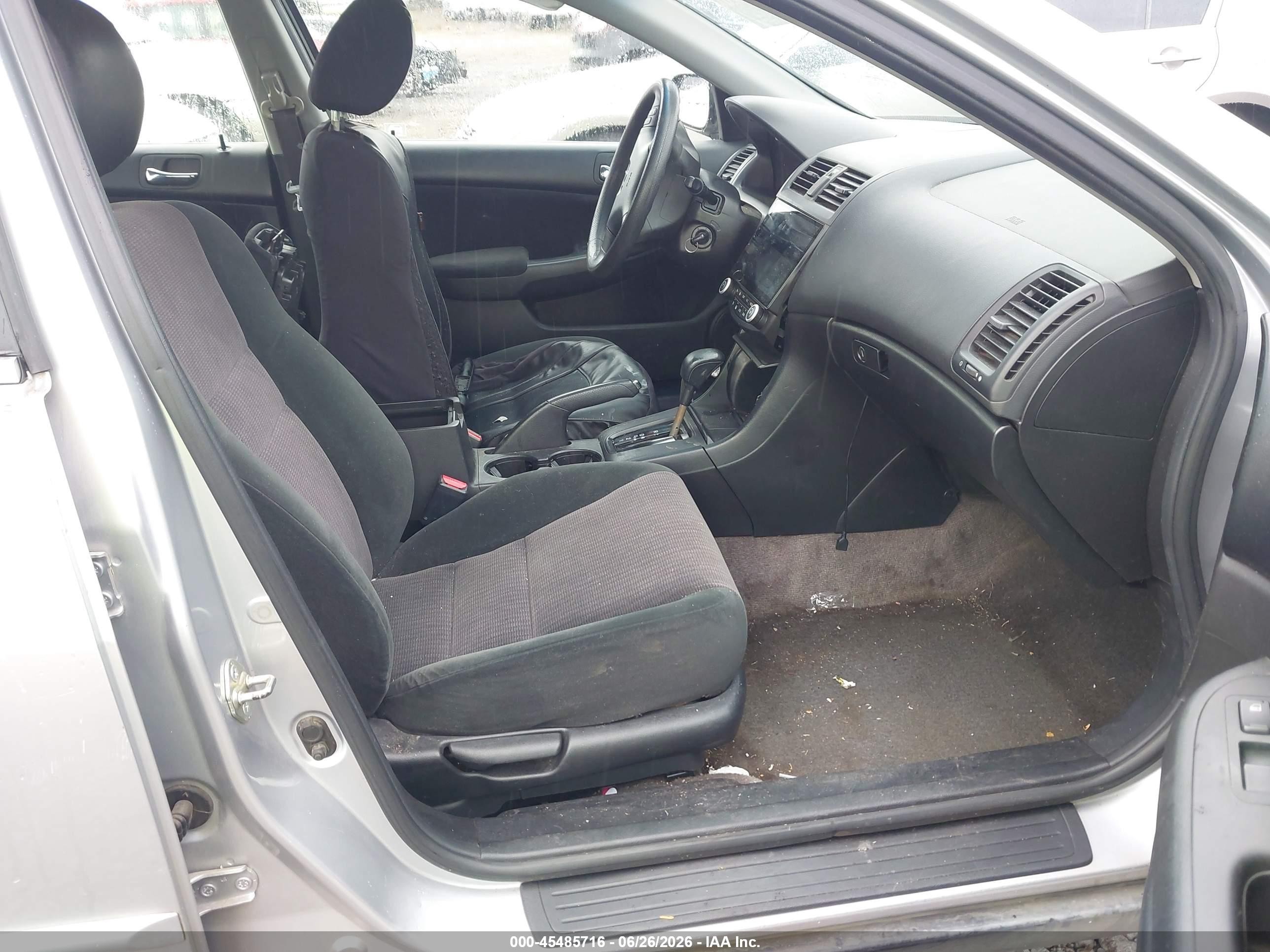 2004 Honda Accord 2.4 Lx Silver vin: 3HGCM56384G707463