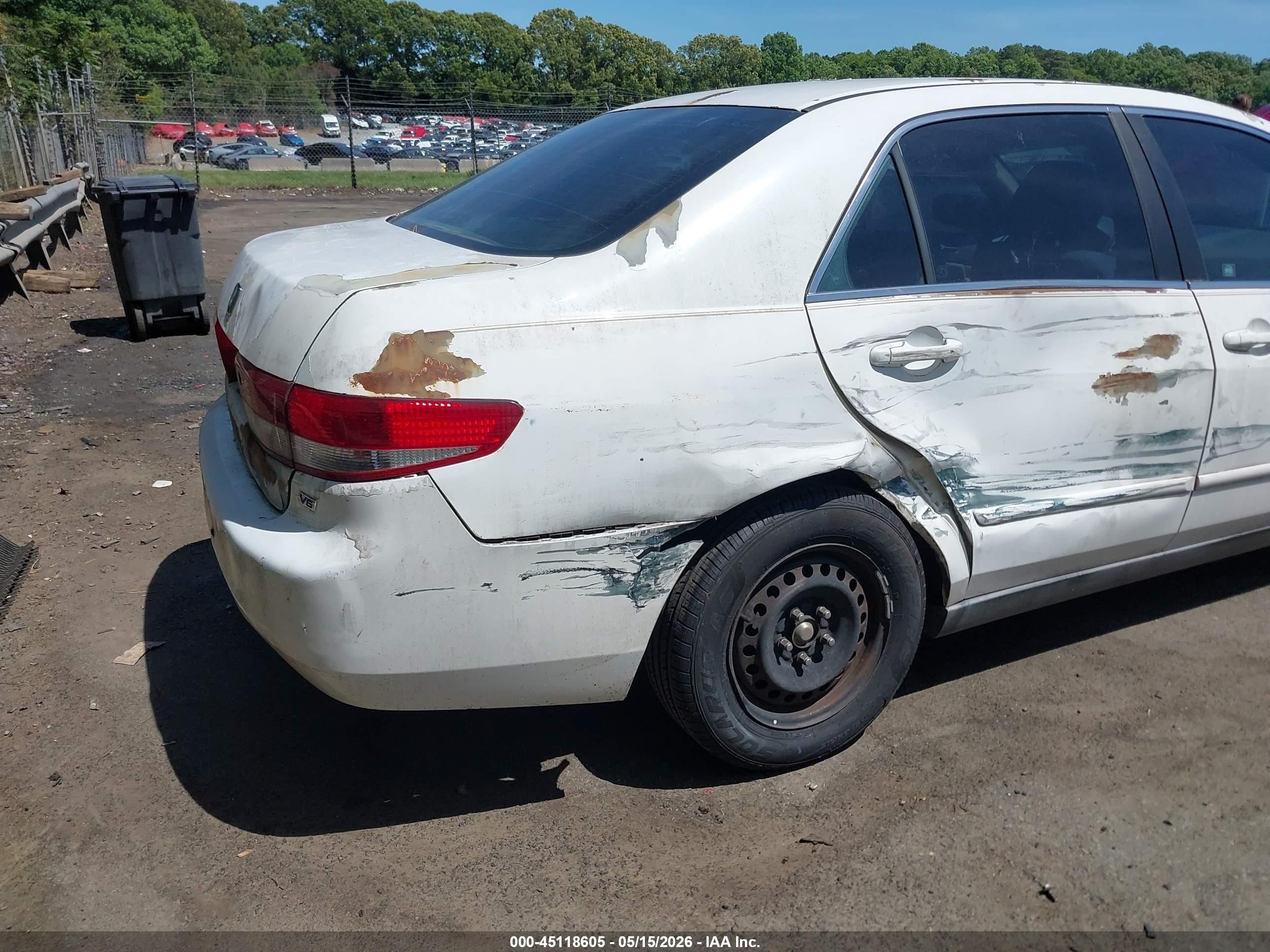 2003 Honda Accord 2.4 Lx White vin: 3HGCM56393G712184
