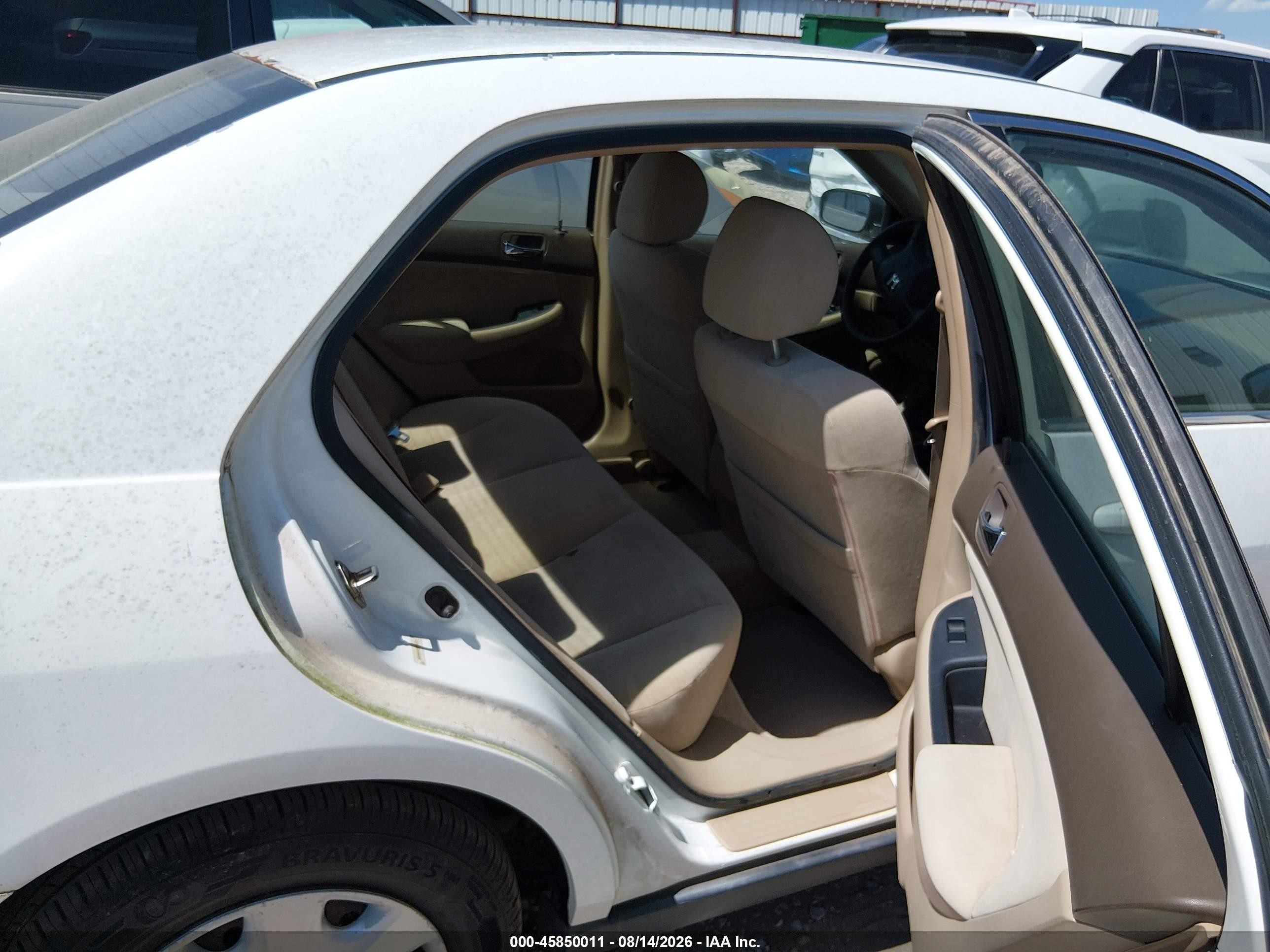 2003 Honda Accord 2.4 Lx Белый vin: 3HGCM563X3G704272
