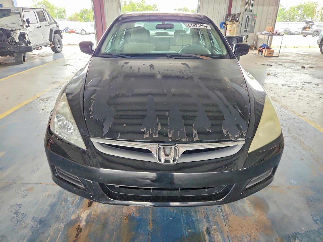 2005 Honda Accord Lx Черный vin: 3HGCM56405G703983