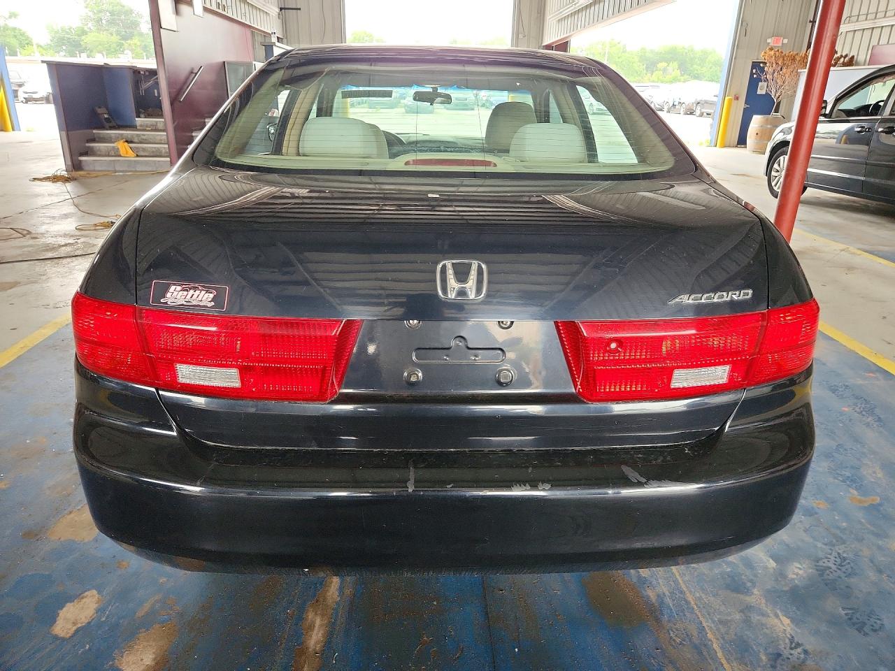 2005 Honda Accord Lx Черный vin: 3HGCM56405G703983