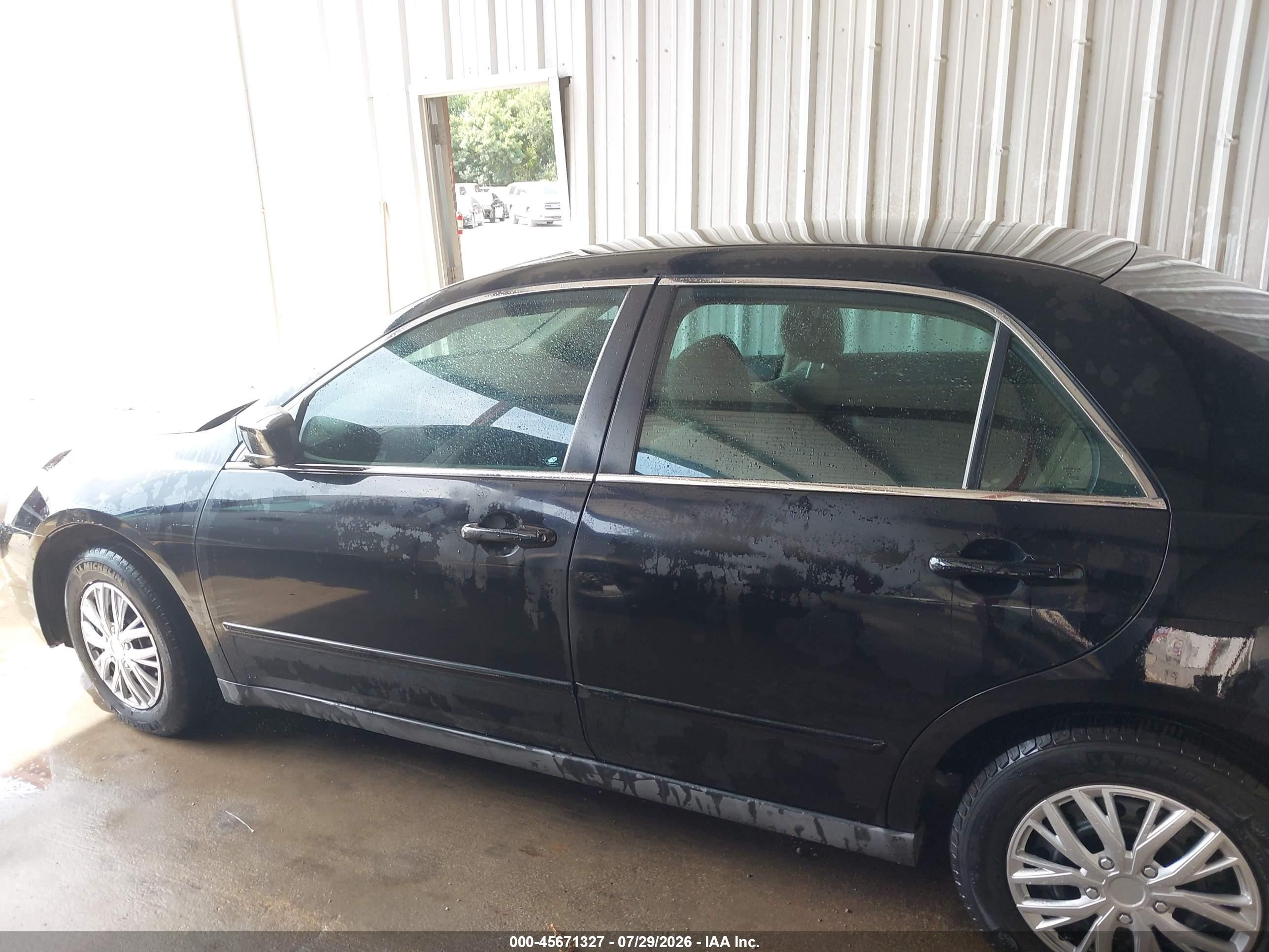 2005 Honda Accord 2.4 Lx Black vin: 3HGCM56425G705704