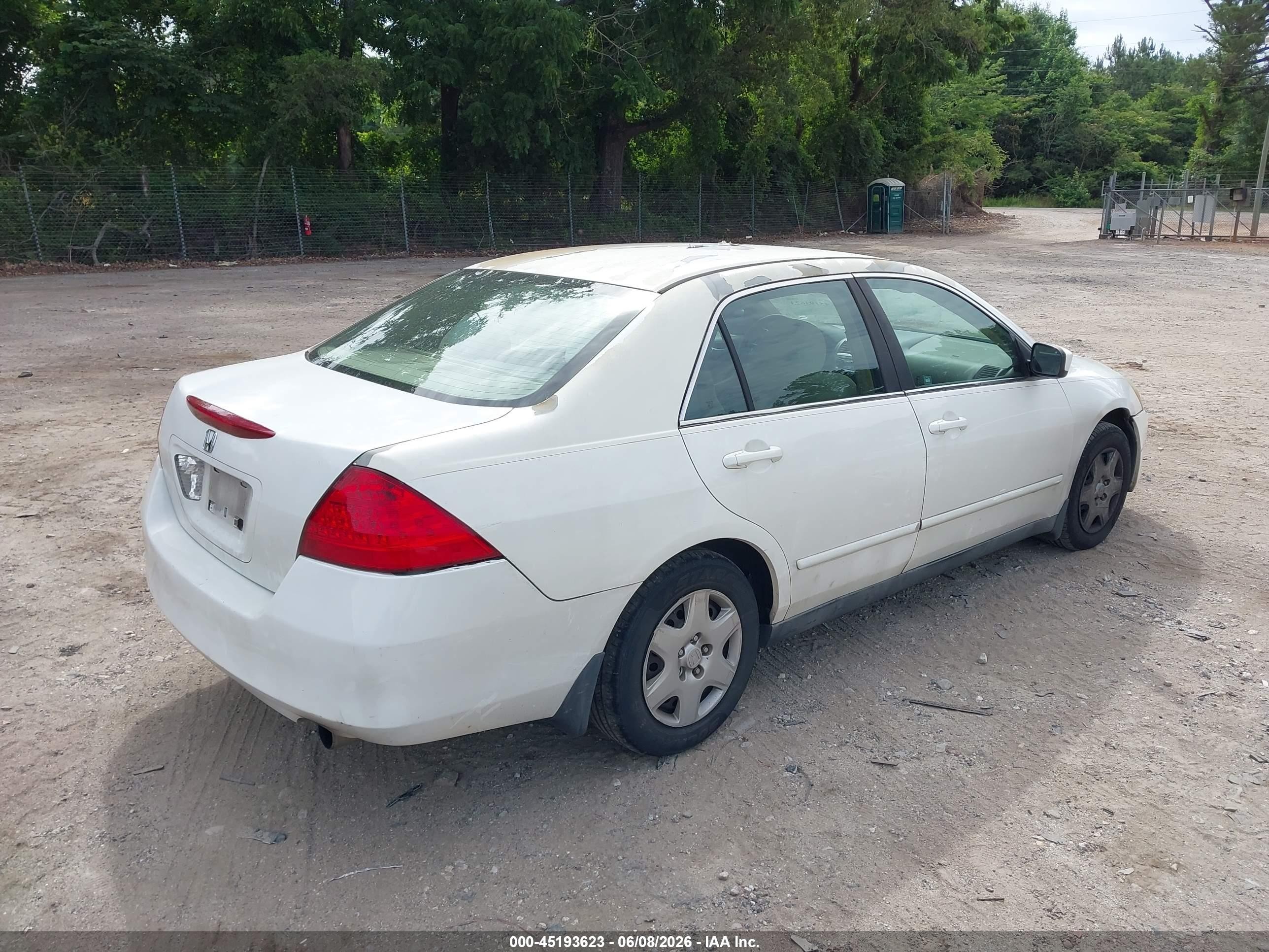 2007 Honda Accord 2.4 Lx White vin: 3HGCM56427G709075