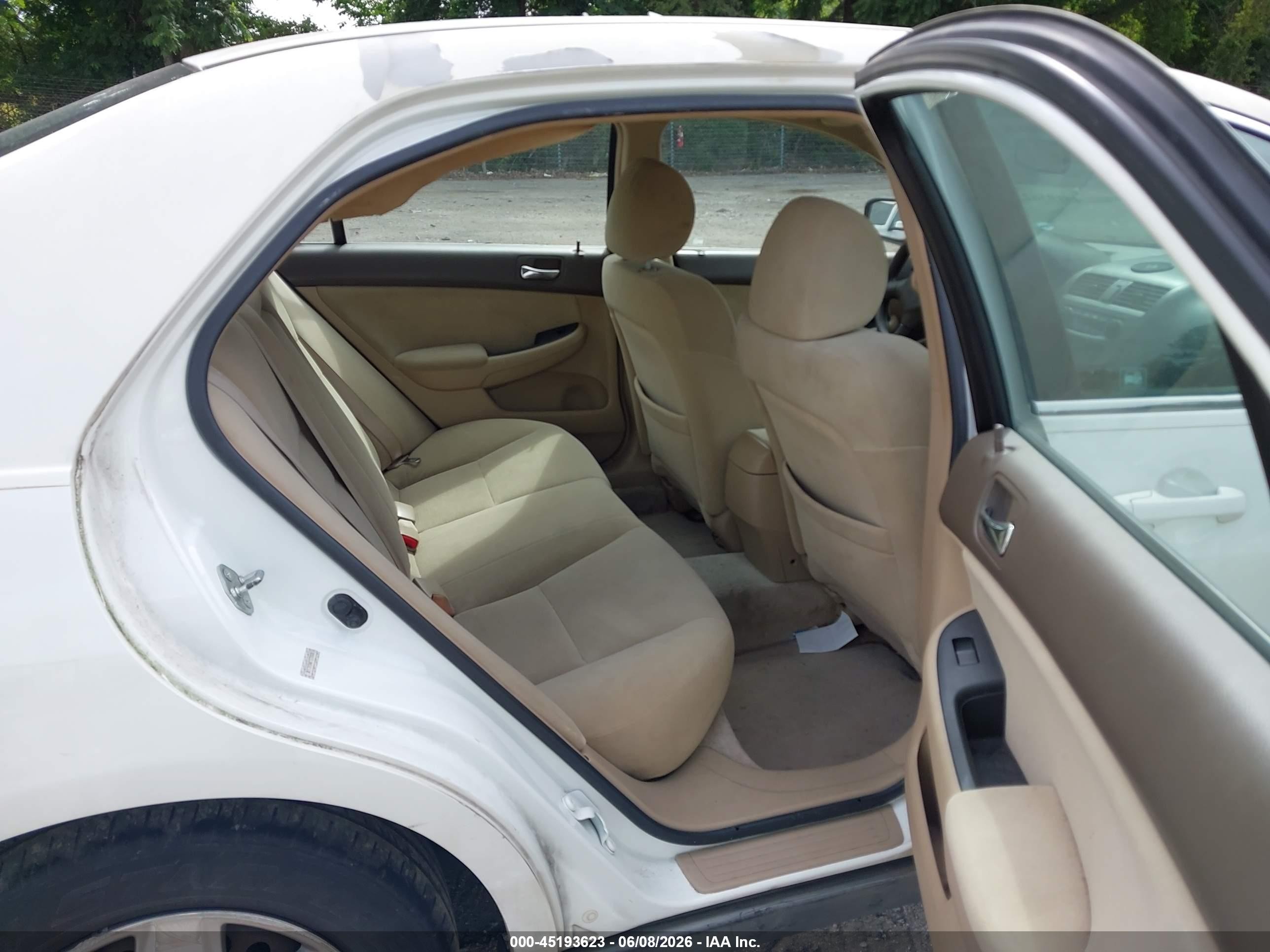 2007 Honda Accord 2.4 Lx White vin: 3HGCM56427G709075
