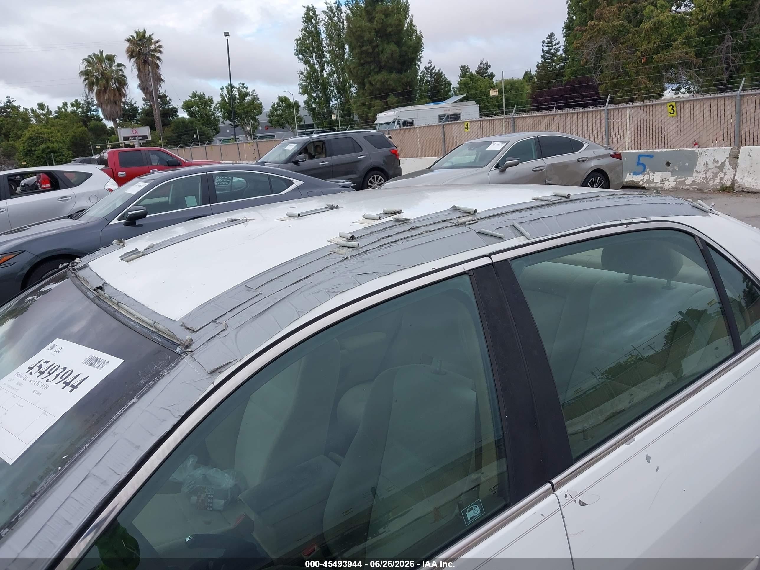 2005 Honda Accord 2.4 Lx White vin: 3HGCM56445G710922