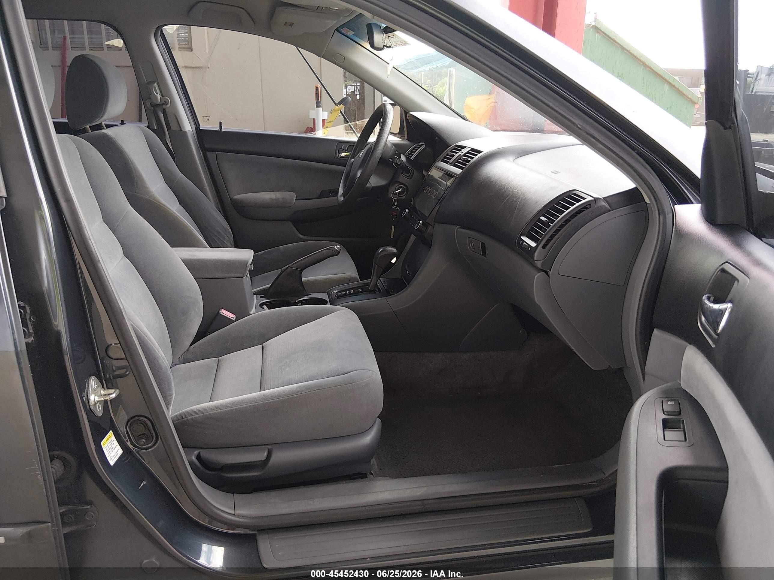 2006 Honda Accord 2.4 Lx Gray vin: 3HGCM56446G705401