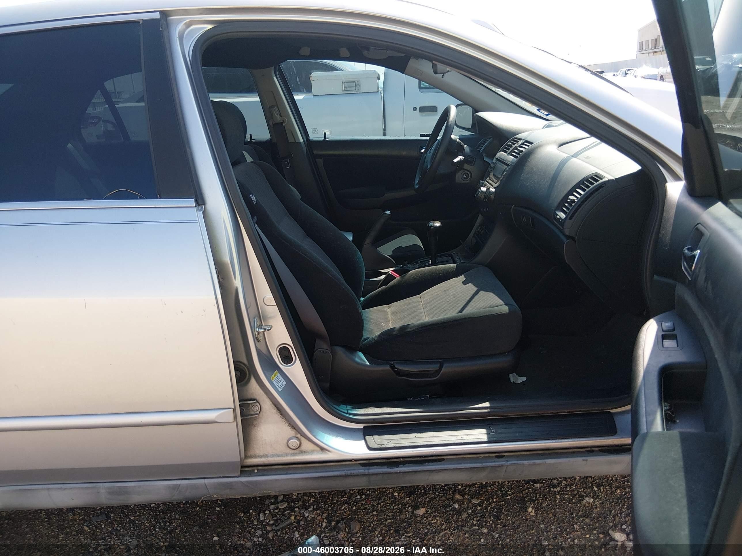 2005 Honda Accord 2.4 Lx Silver vin: 3HGCM56475G701423