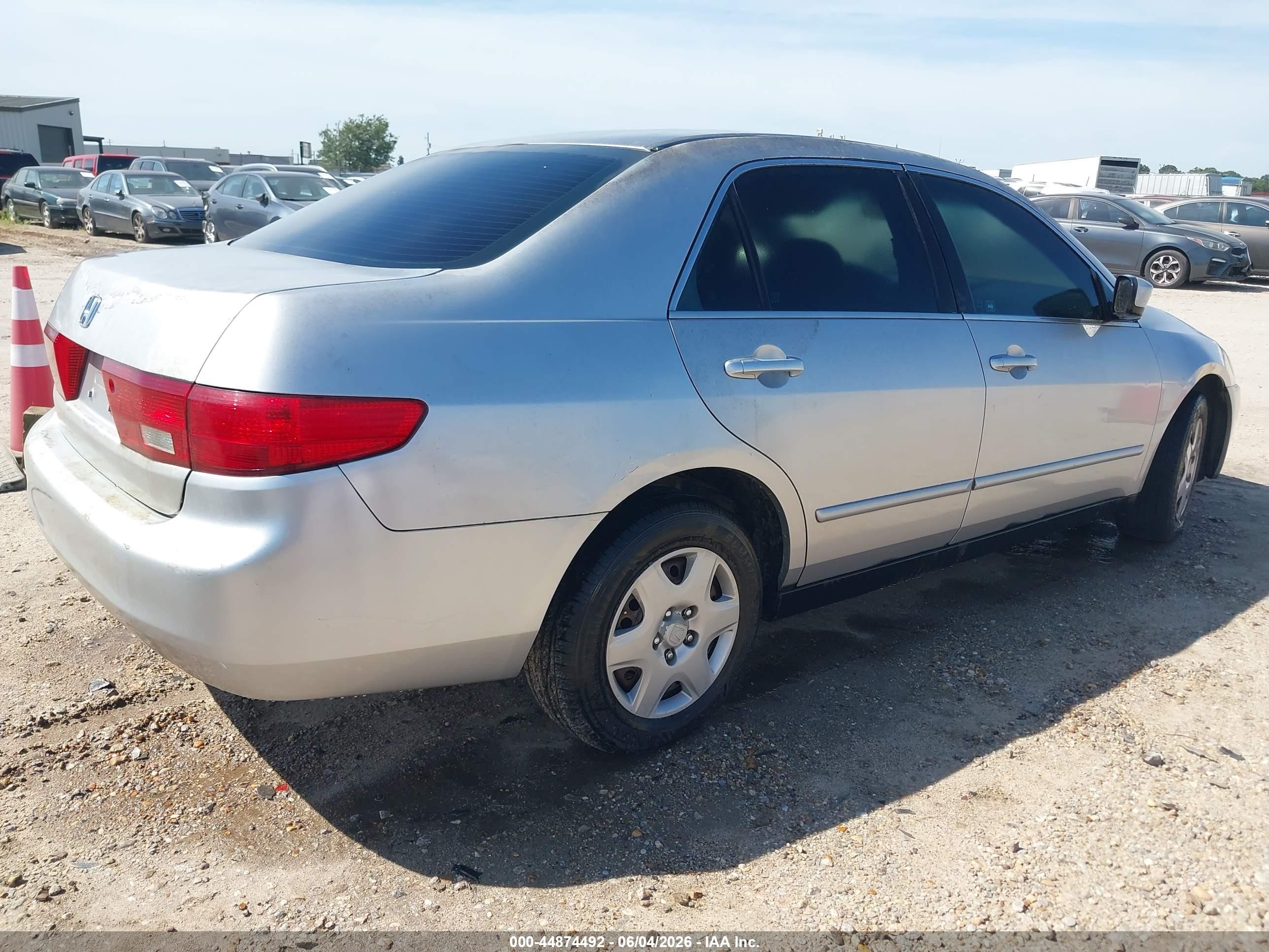 2005 Honda Accord 2.4 Lx Silver vin: 3HGCM56475G702104