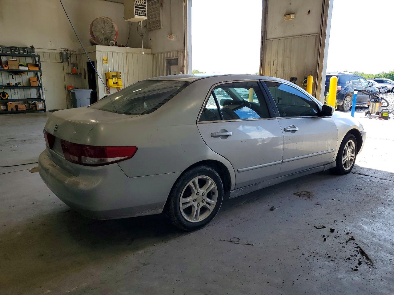 2005 Honda Accord Lx Silver vin: 3HGCM56475G705035
