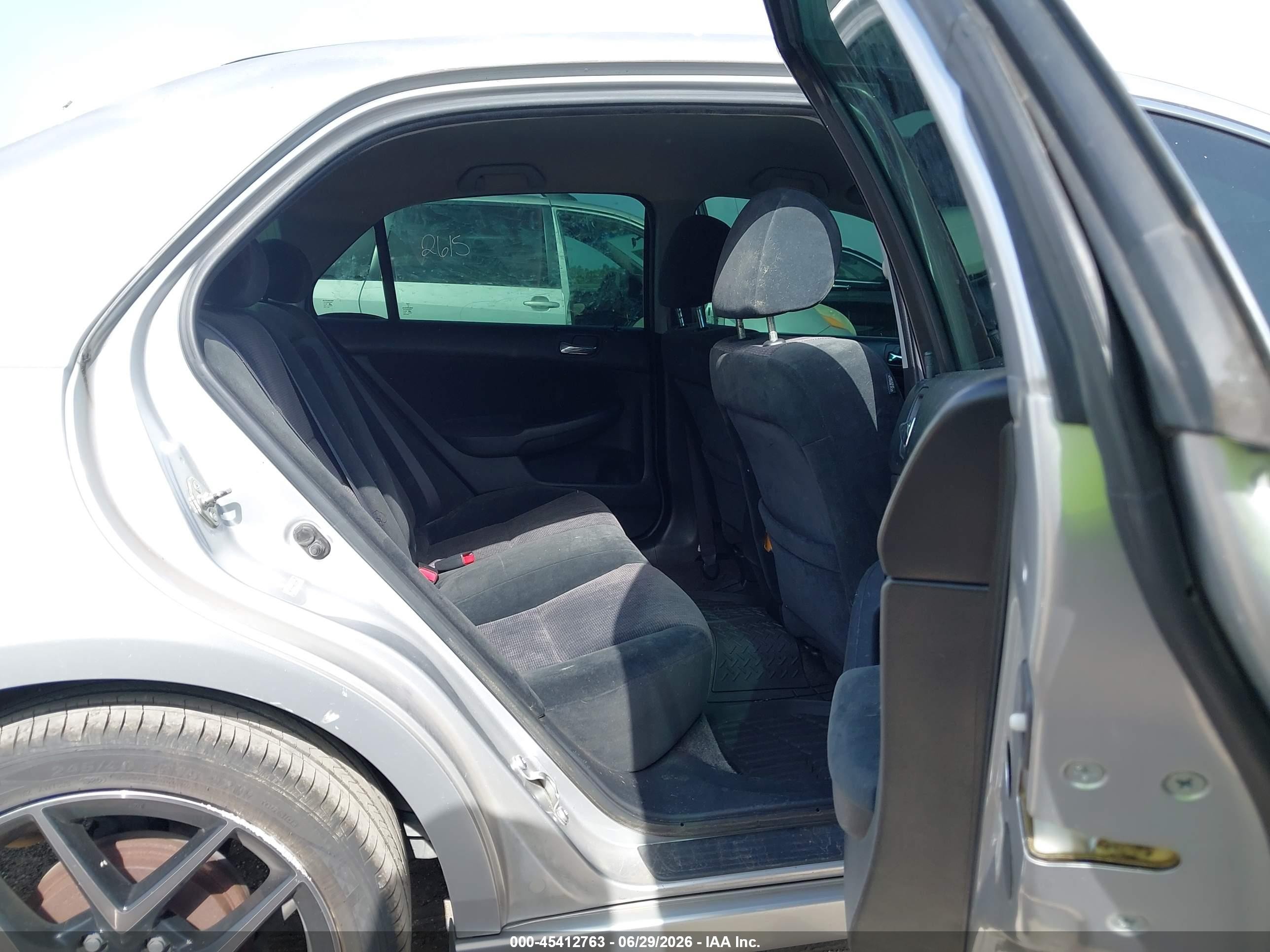 2005 Honda Accord 2.4 Lx Silver vin: 3HGCM56485G706906