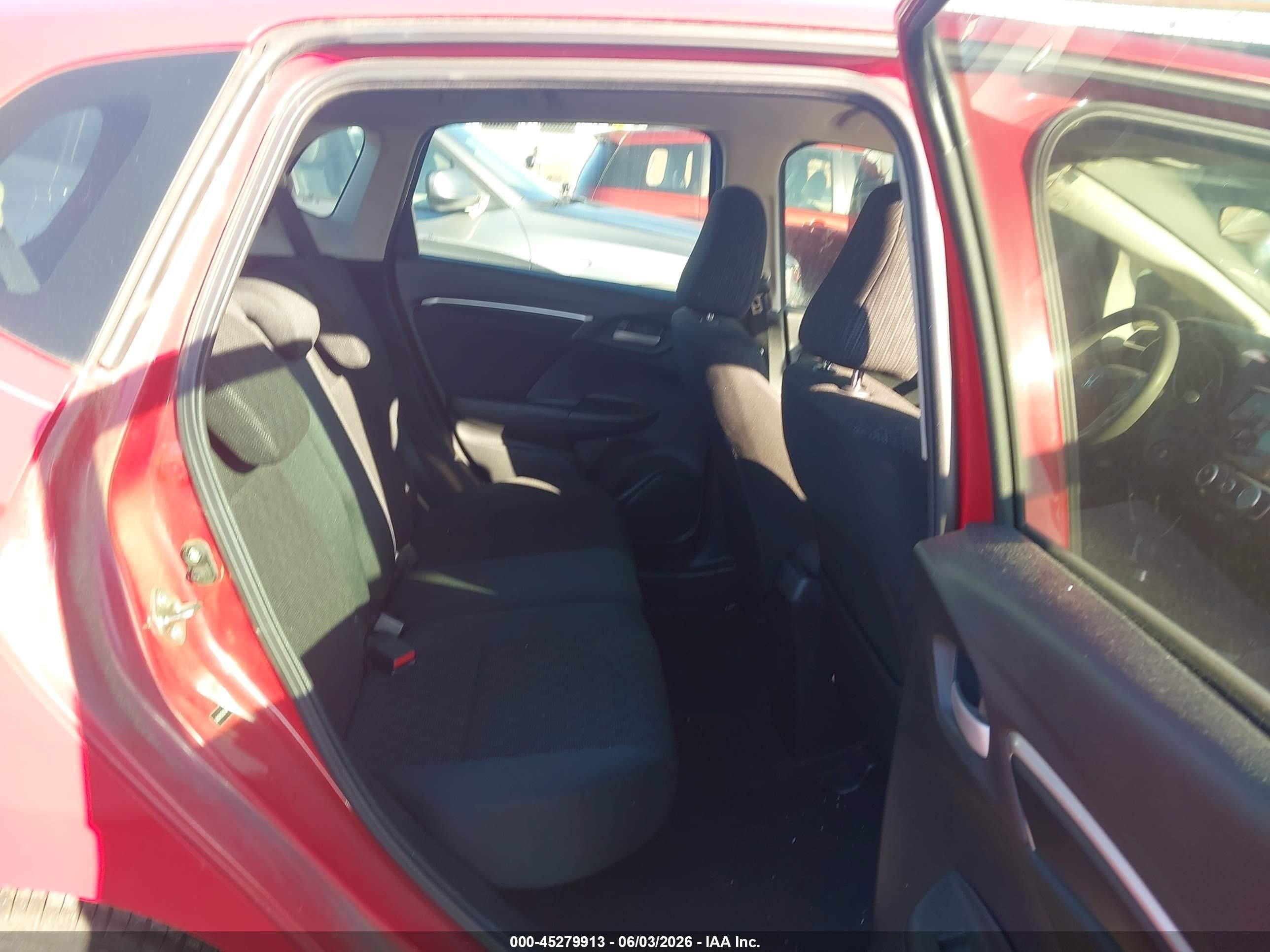 2015 Honda Fit Lx Красный vin: 3HGGK5G50FM748083