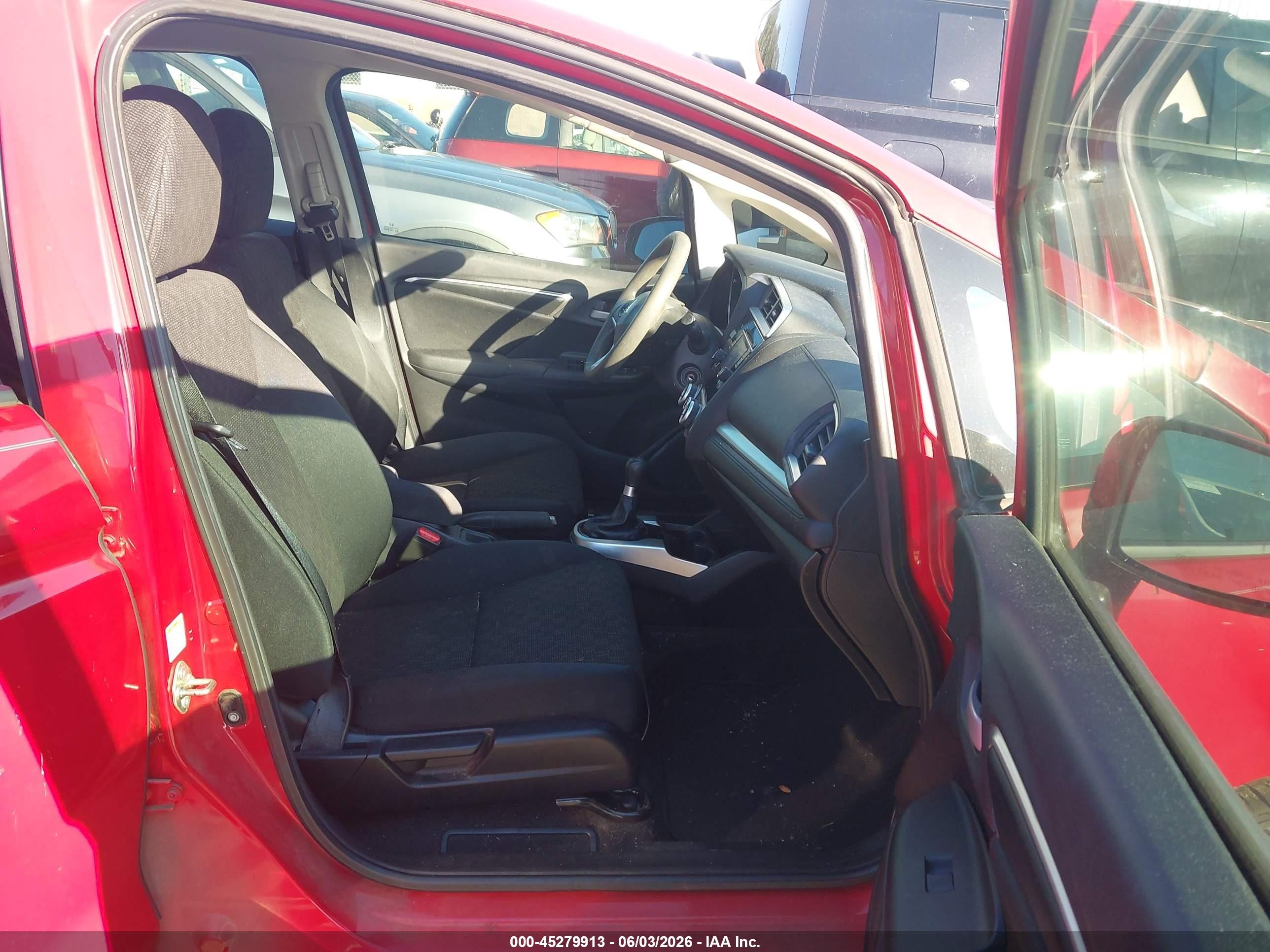 2015 Honda Fit Lx Красный vin: 3HGGK5G50FM748083