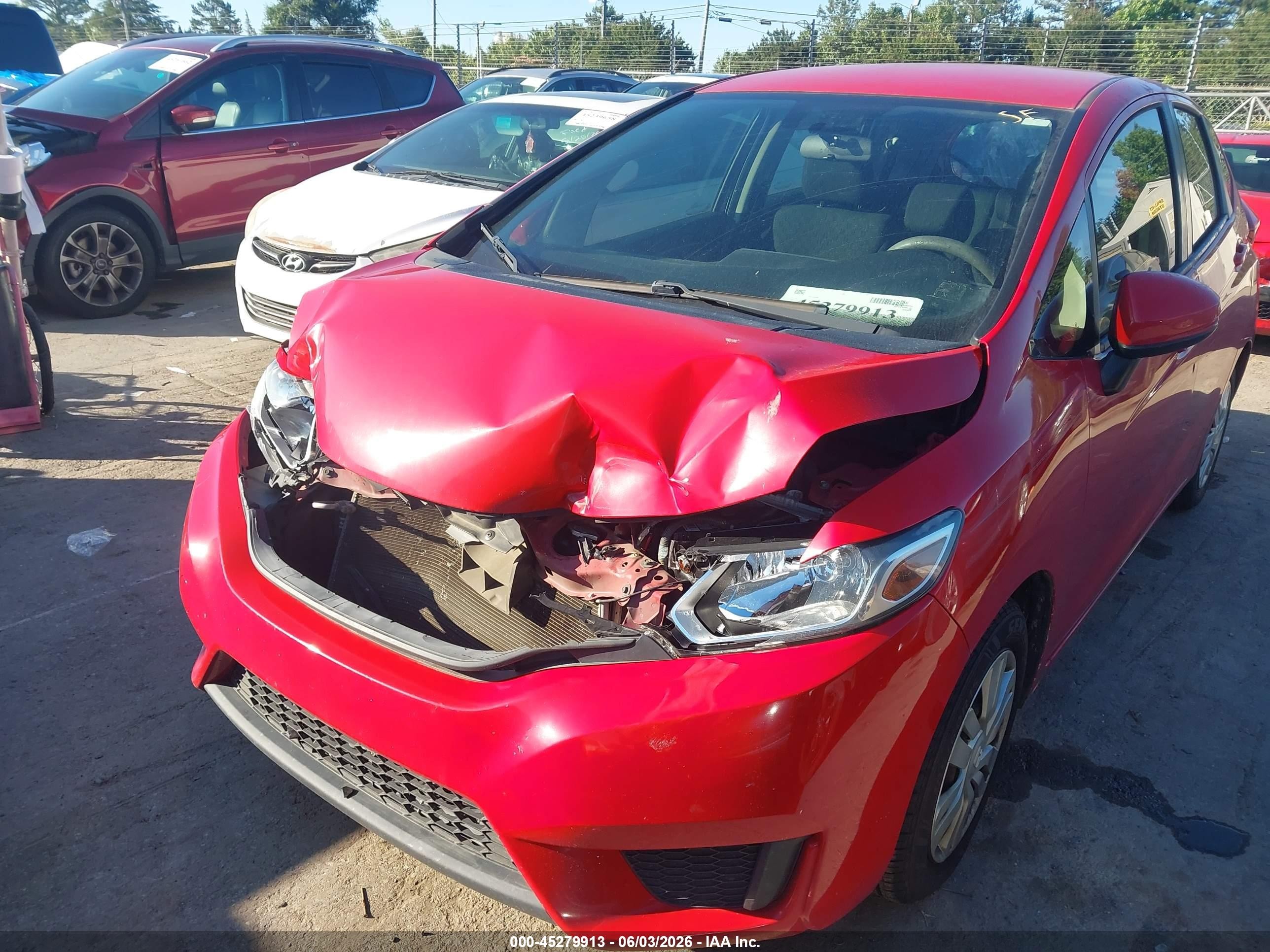 2015 Honda Fit Lx Красный vin: 3HGGK5G50FM748083