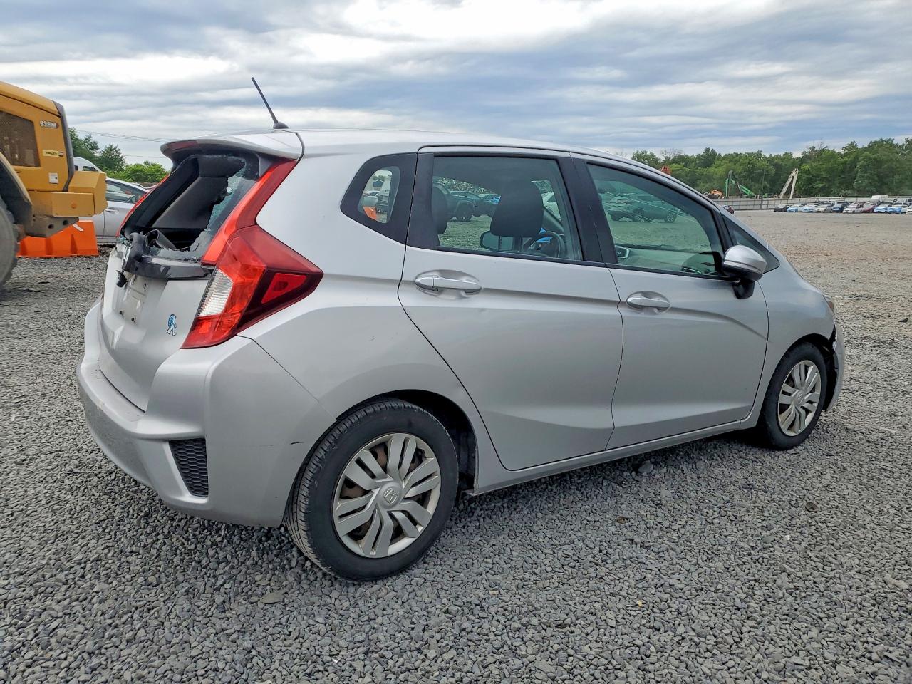 2015 Honda Fit Lx Серебряный vin: 3HGGK5G53FM753858