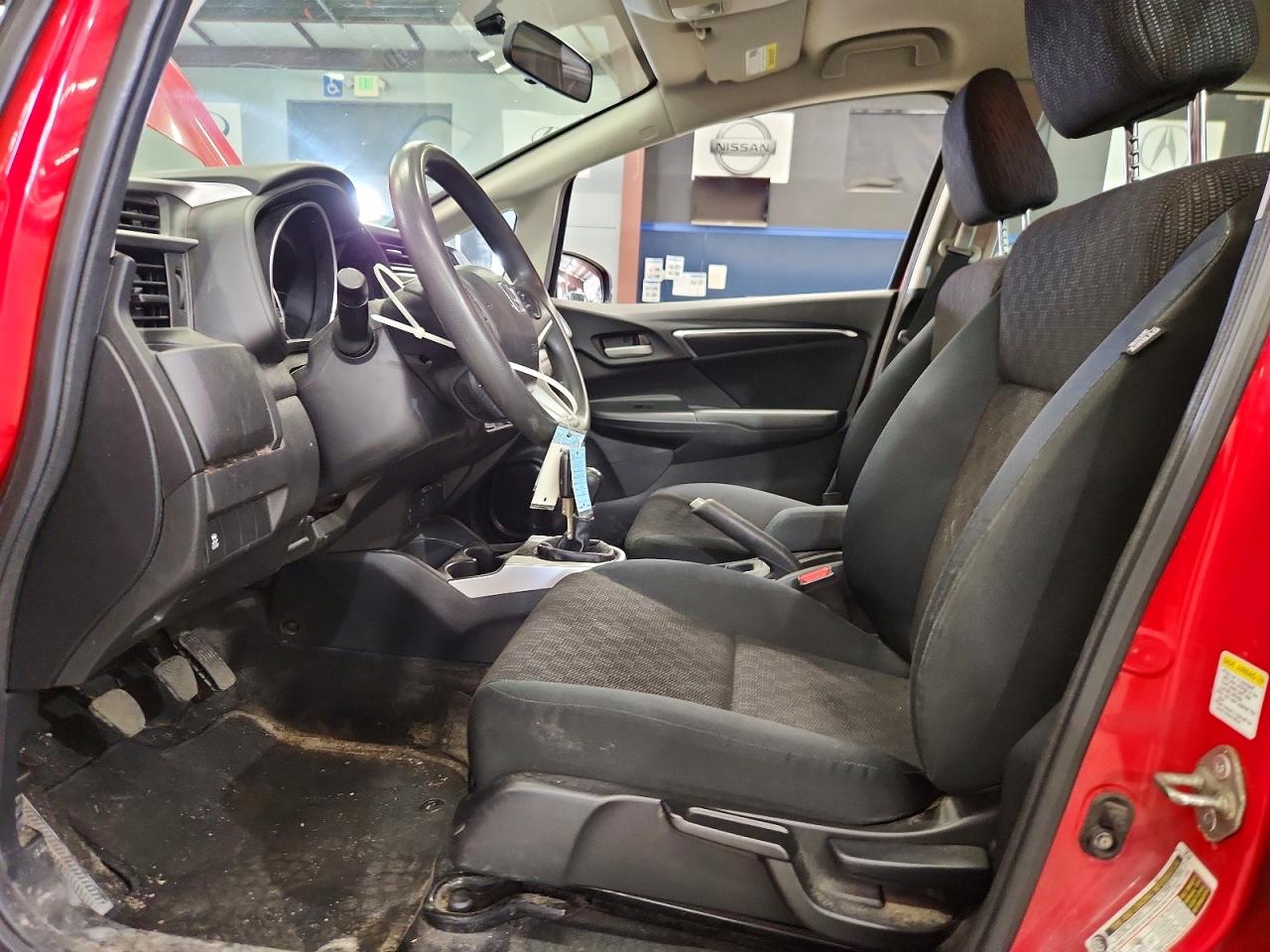 2015 Honda Fit Lx Красный vin: 3HGGK5G53FM763533