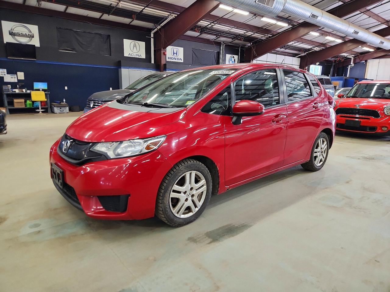 2015 Honda Fit Lx Красный vin: 3HGGK5G53FM763533