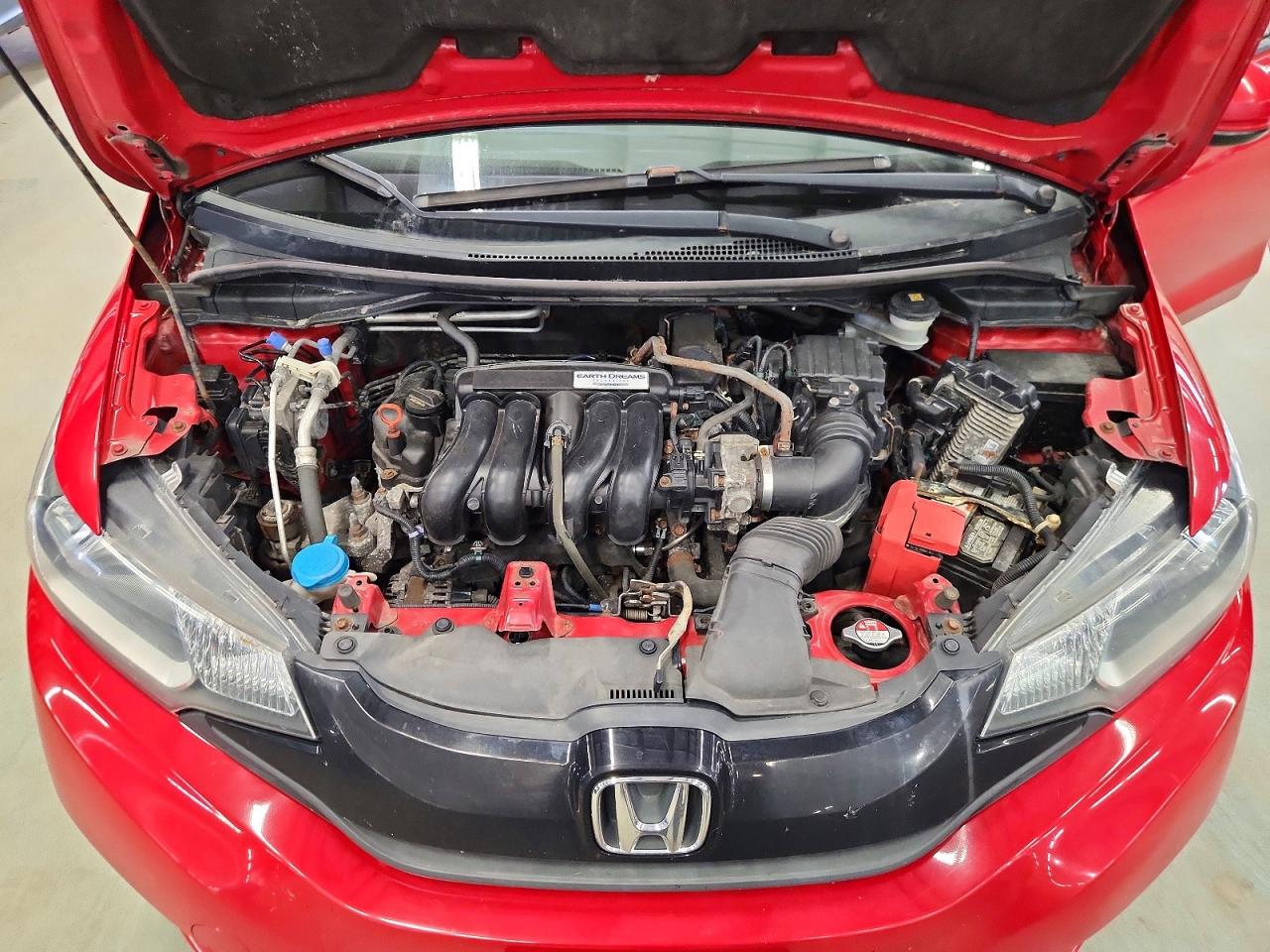 2015 Honda Fit Lx Красный vin: 3HGGK5G53FM763533