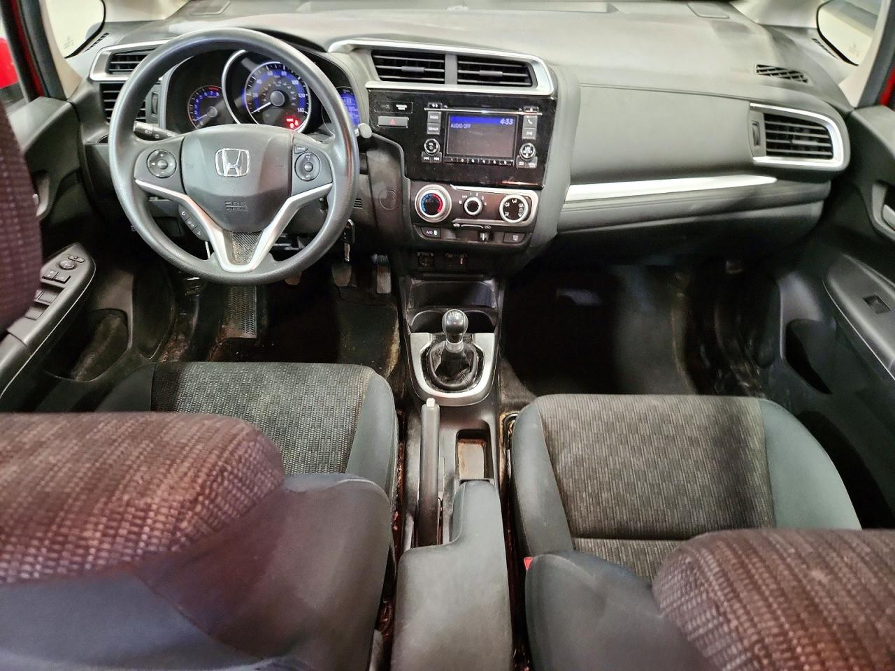2015 Honda Fit Lx Красный vin: 3HGGK5G53FM763533