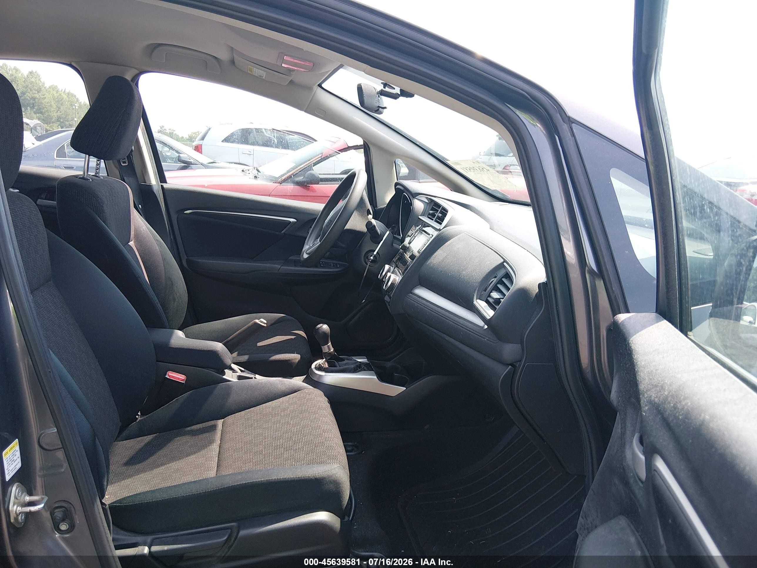 2015 Honda Fit Lx Серый vin: 3HGGK5G54FM724627