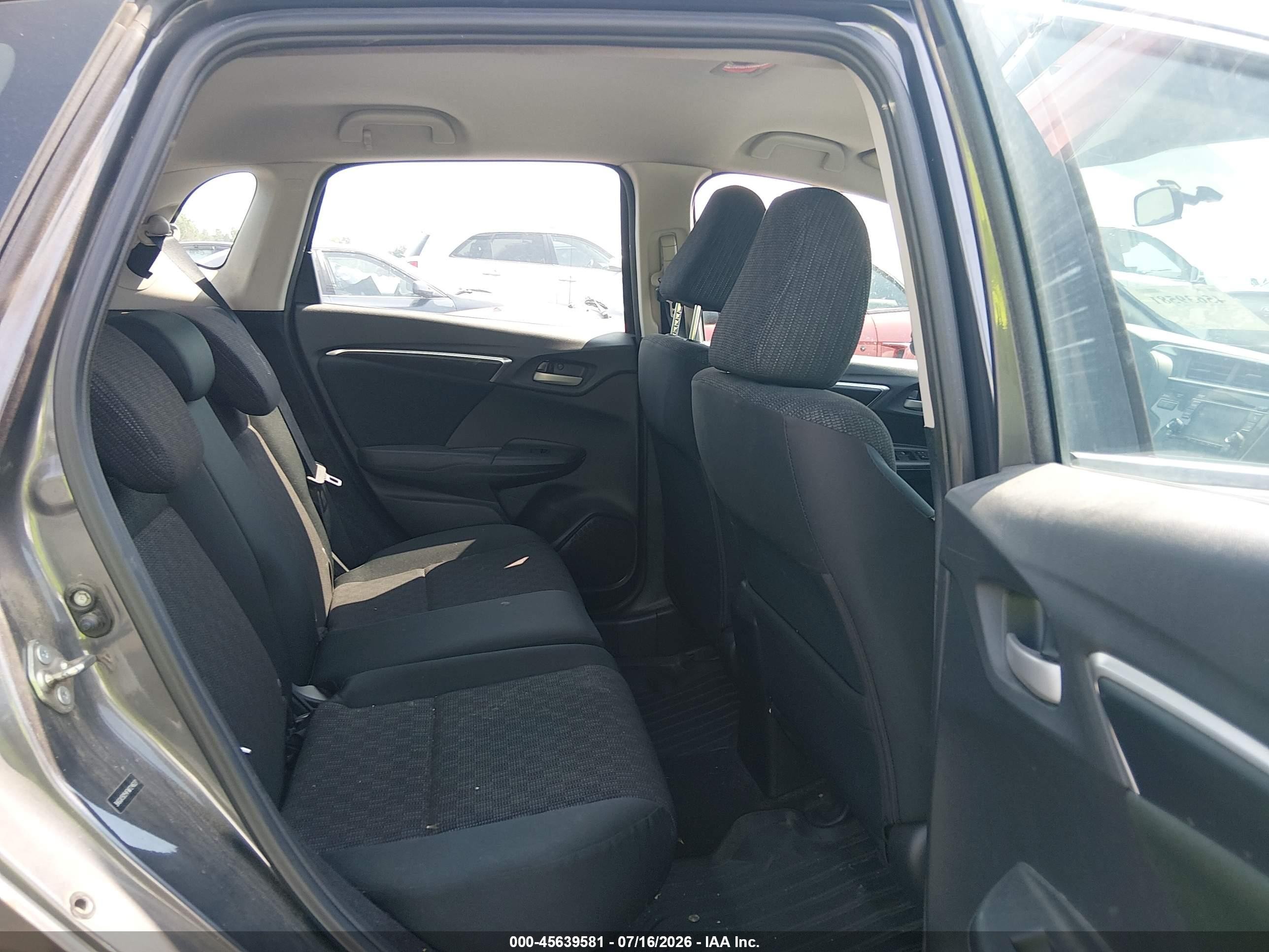 2015 Honda Fit Lx Серый vin: 3HGGK5G54FM724627