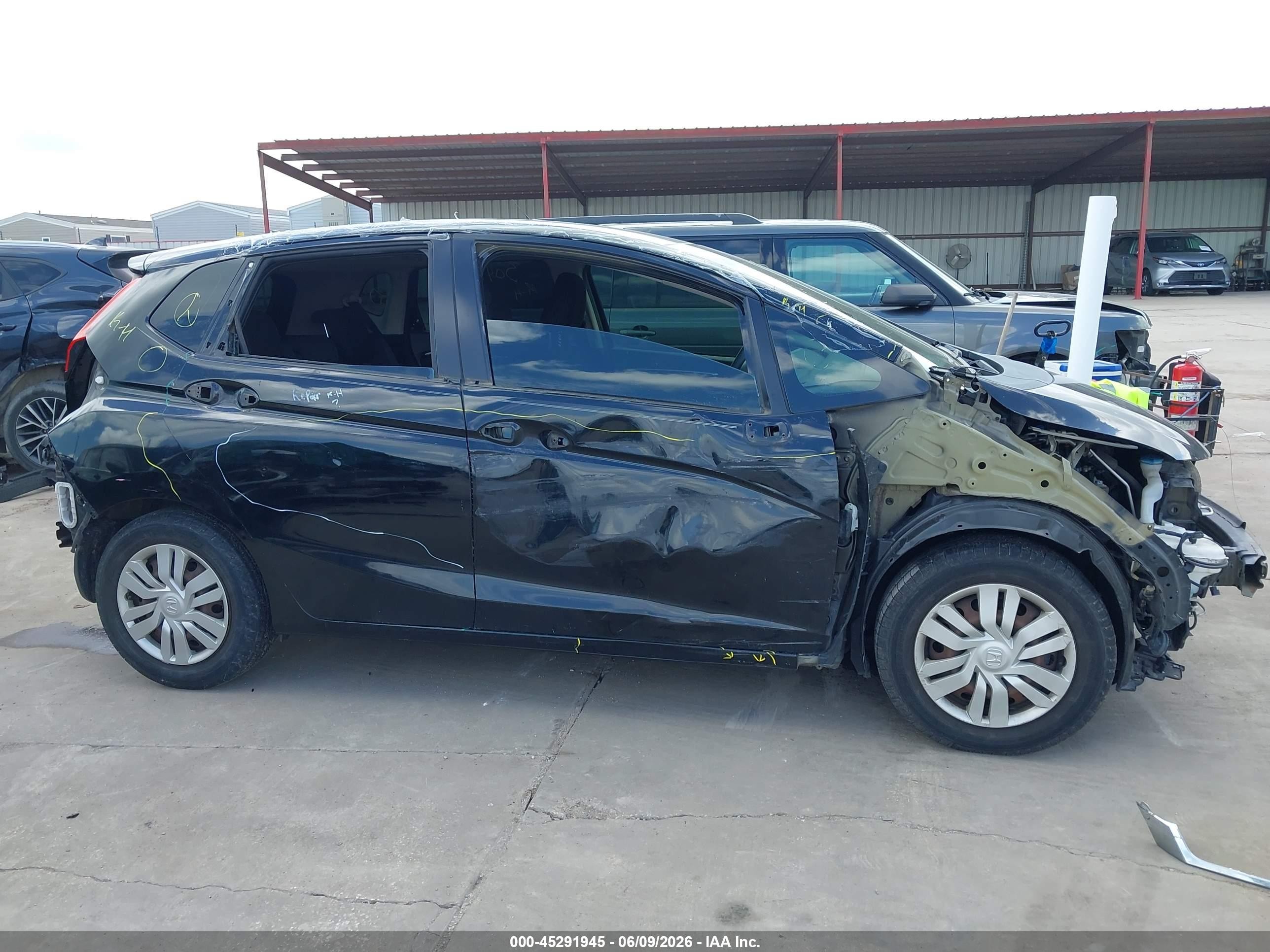 2015 Honda Fit Lx Черный vin: 3HGGK5G54FM742416