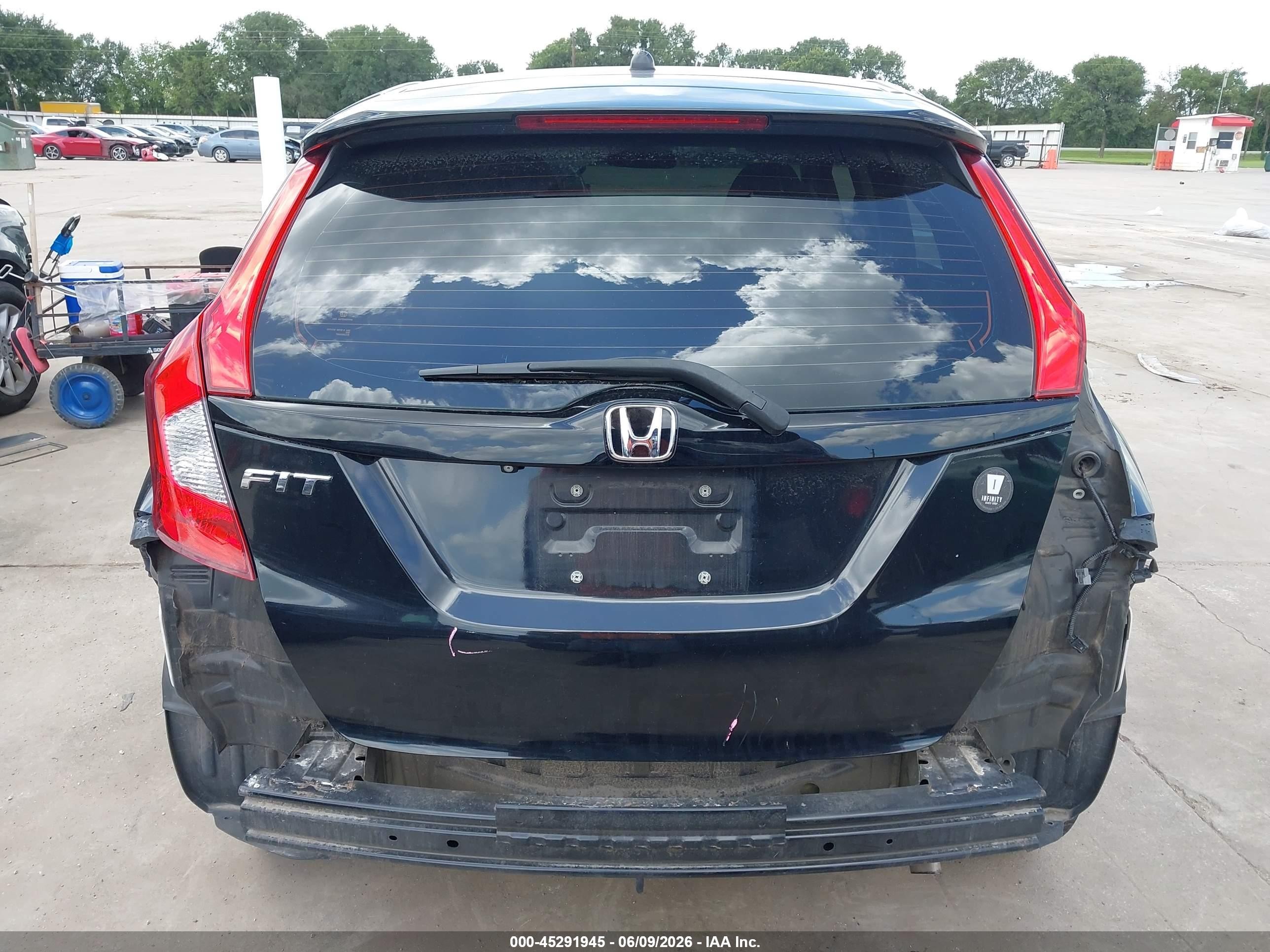 2015 Honda Fit Lx Черный vin: 3HGGK5G54FM742416