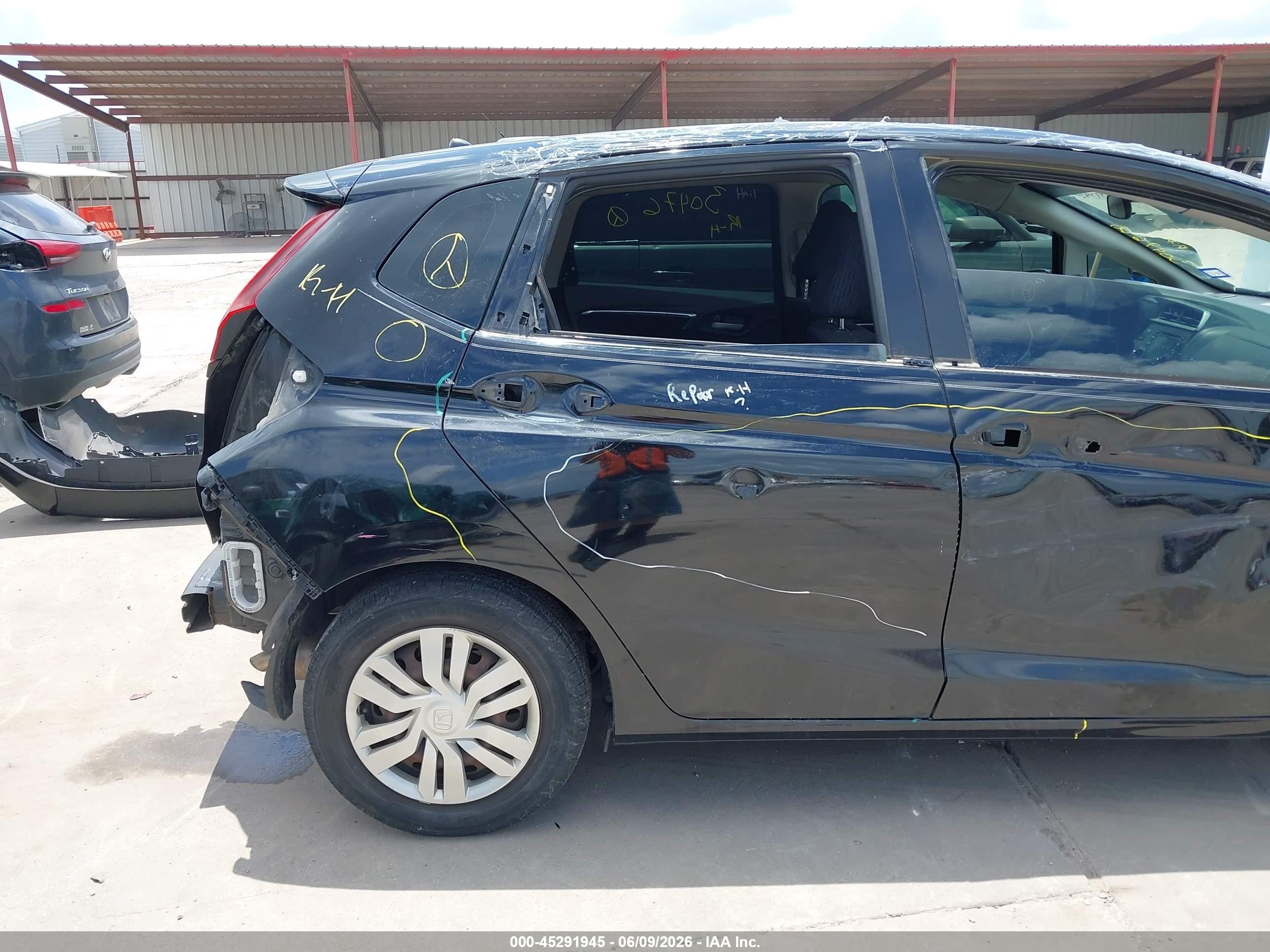 2015 Honda Fit Lx Черный vin: 3HGGK5G54FM742416