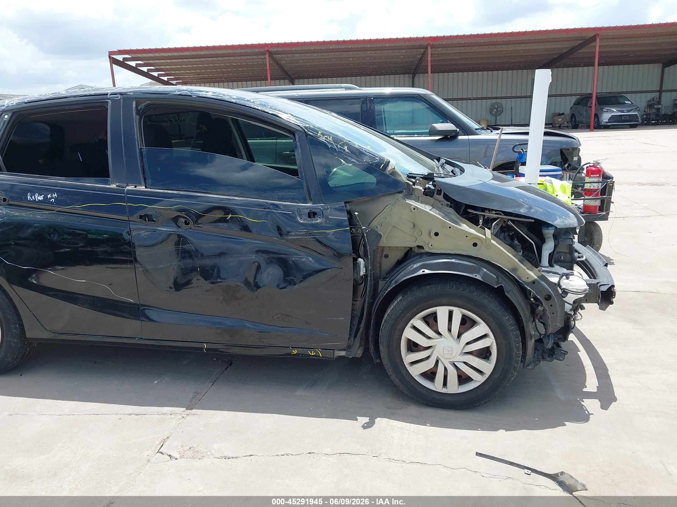 2015 Honda Fit Lx Черный vin: 3HGGK5G54FM742416