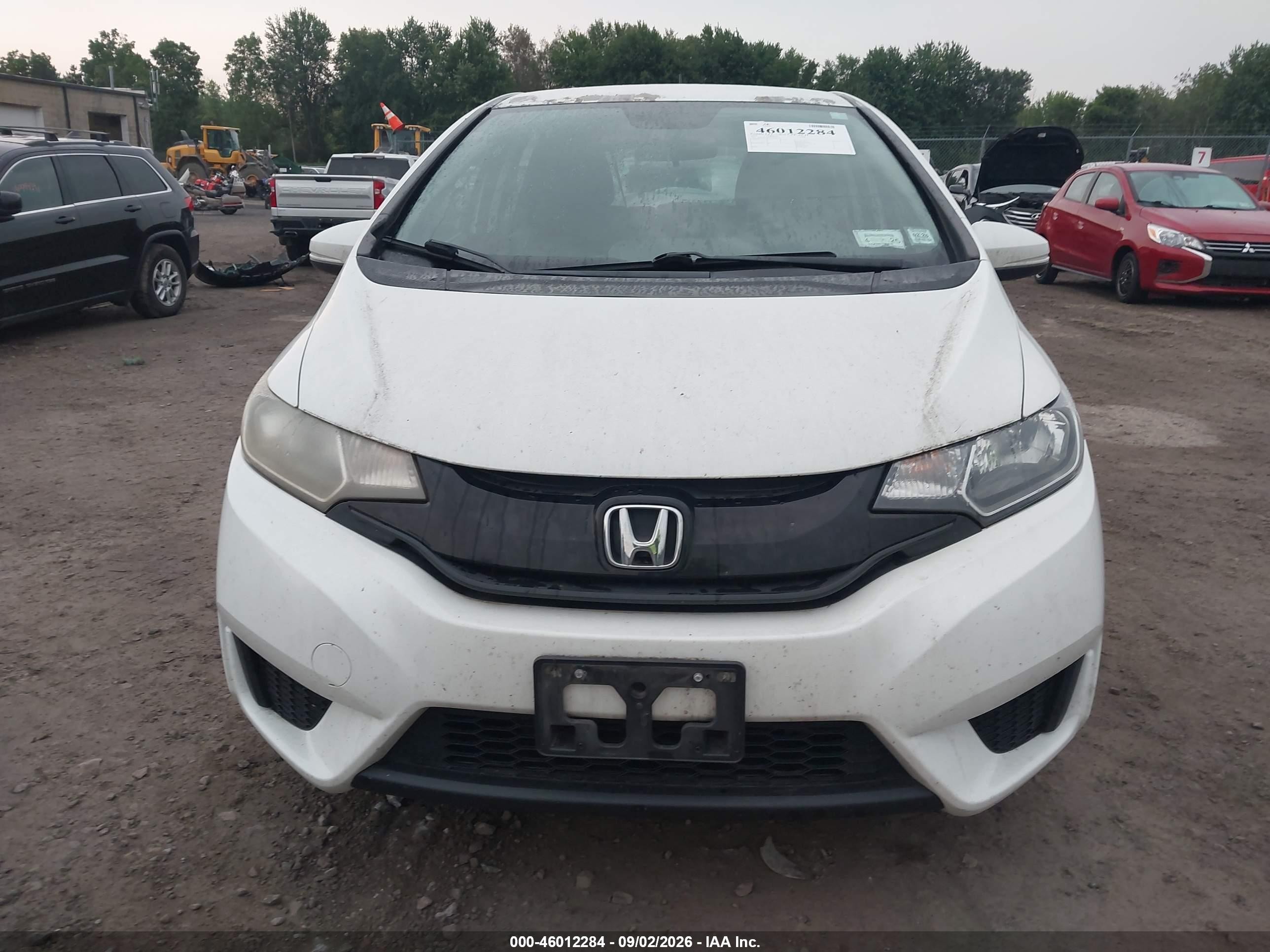 2015 Honda Fit Lx White vin: 3HGGK5G55FM727147