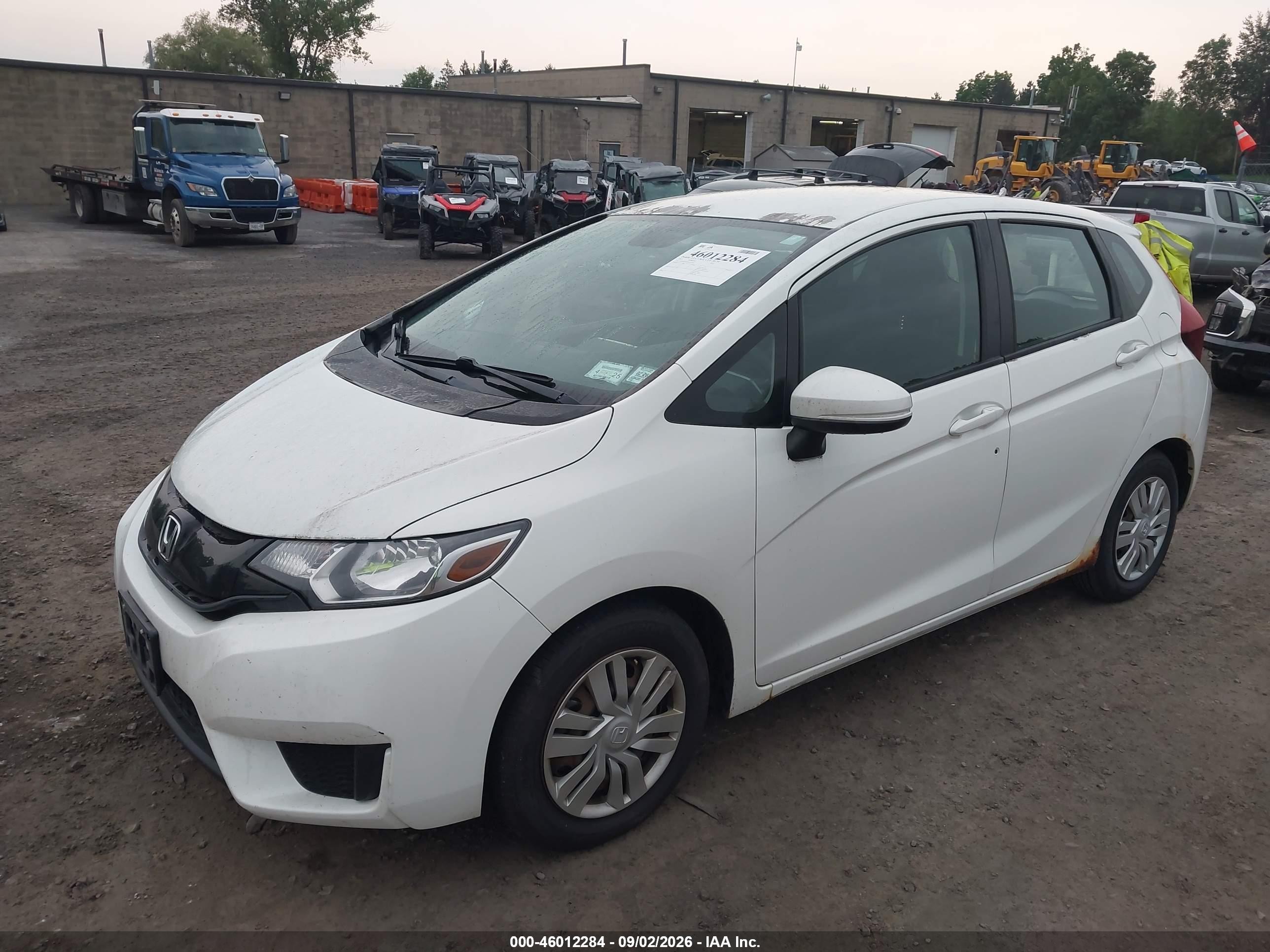 2015 Honda Fit Lx White vin: 3HGGK5G55FM727147