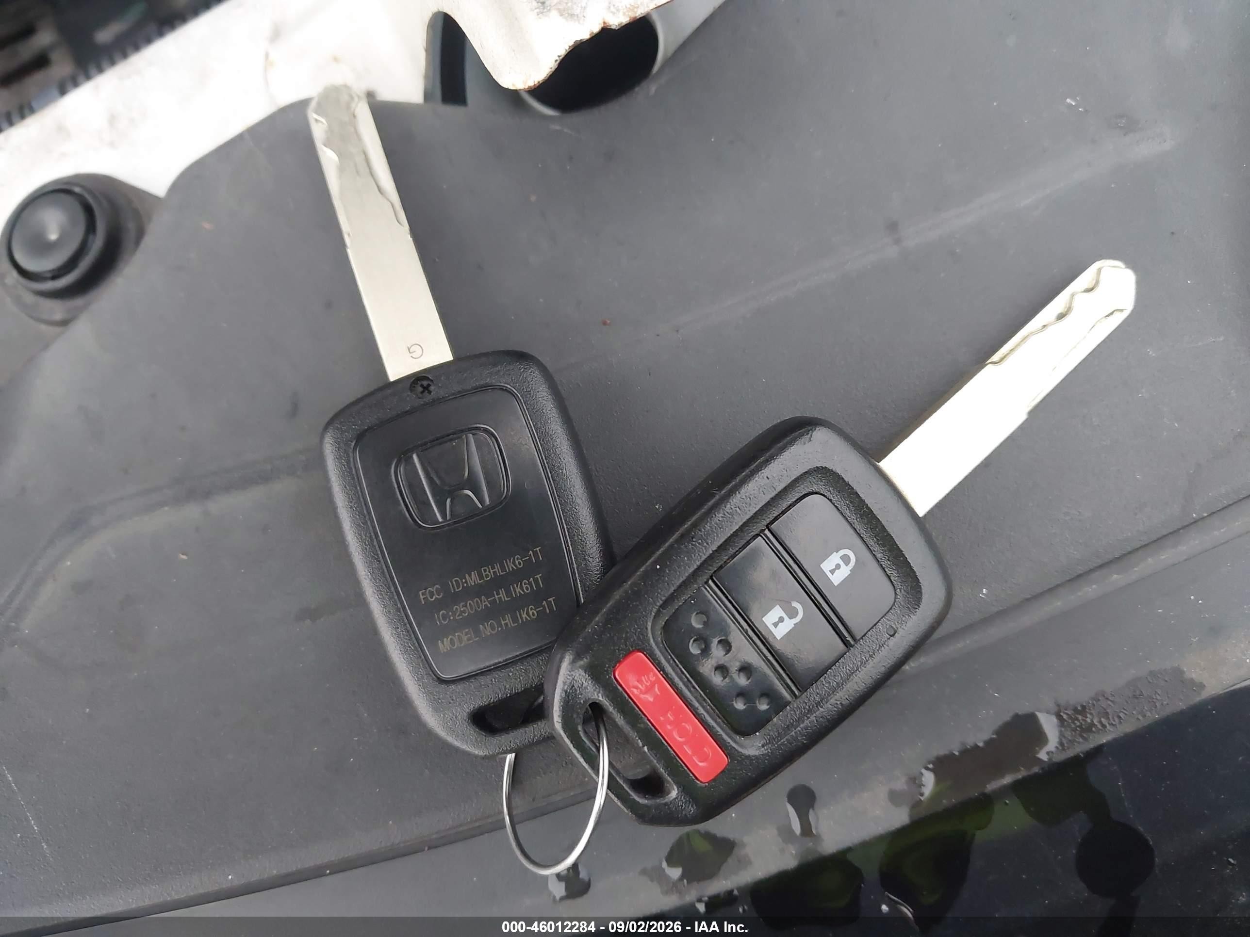 2015 Honda Fit Lx White vin: 3HGGK5G55FM727147