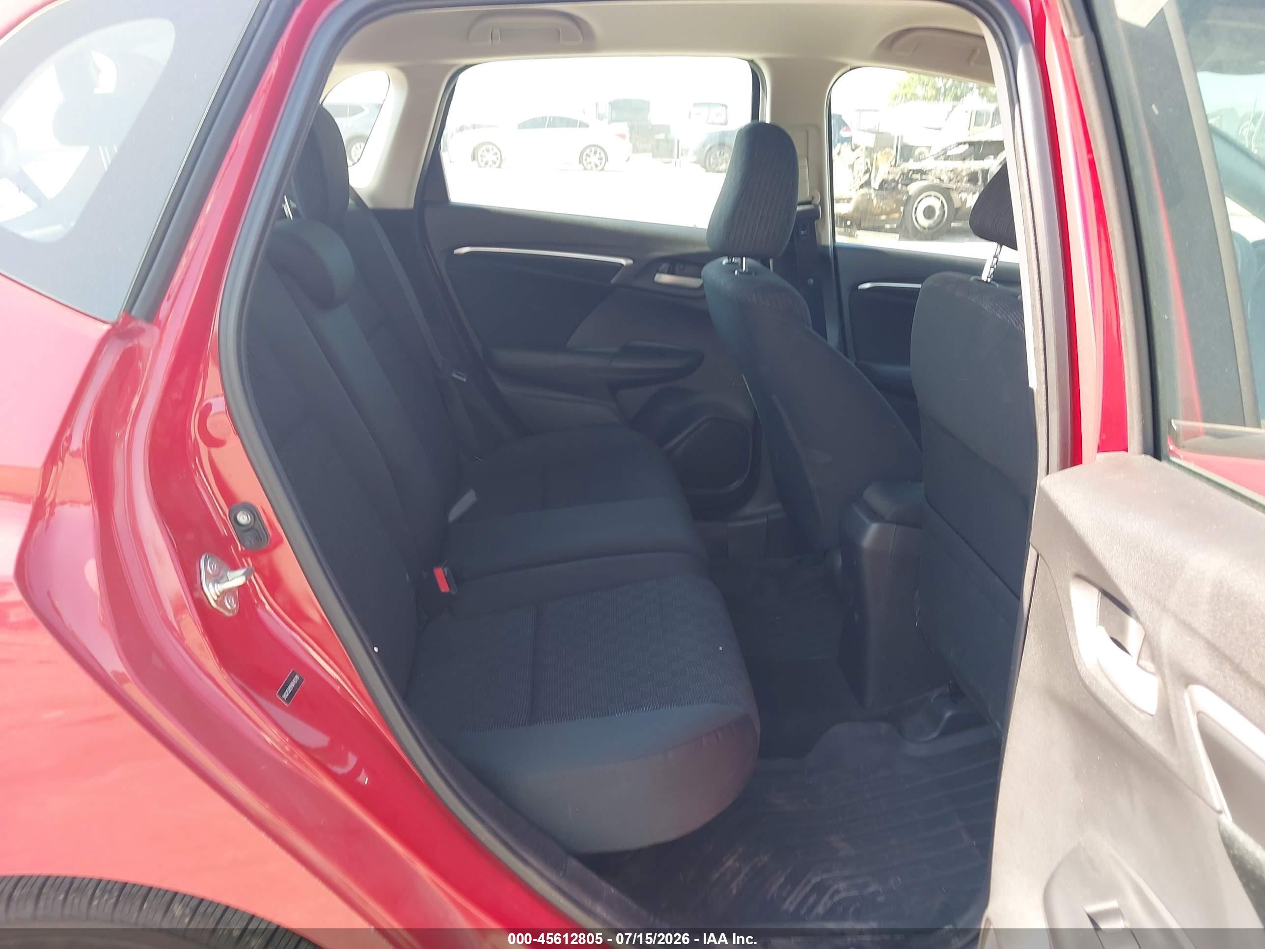 2015 Honda Fit Lx Red vin: 3HGGK5G55FM748189