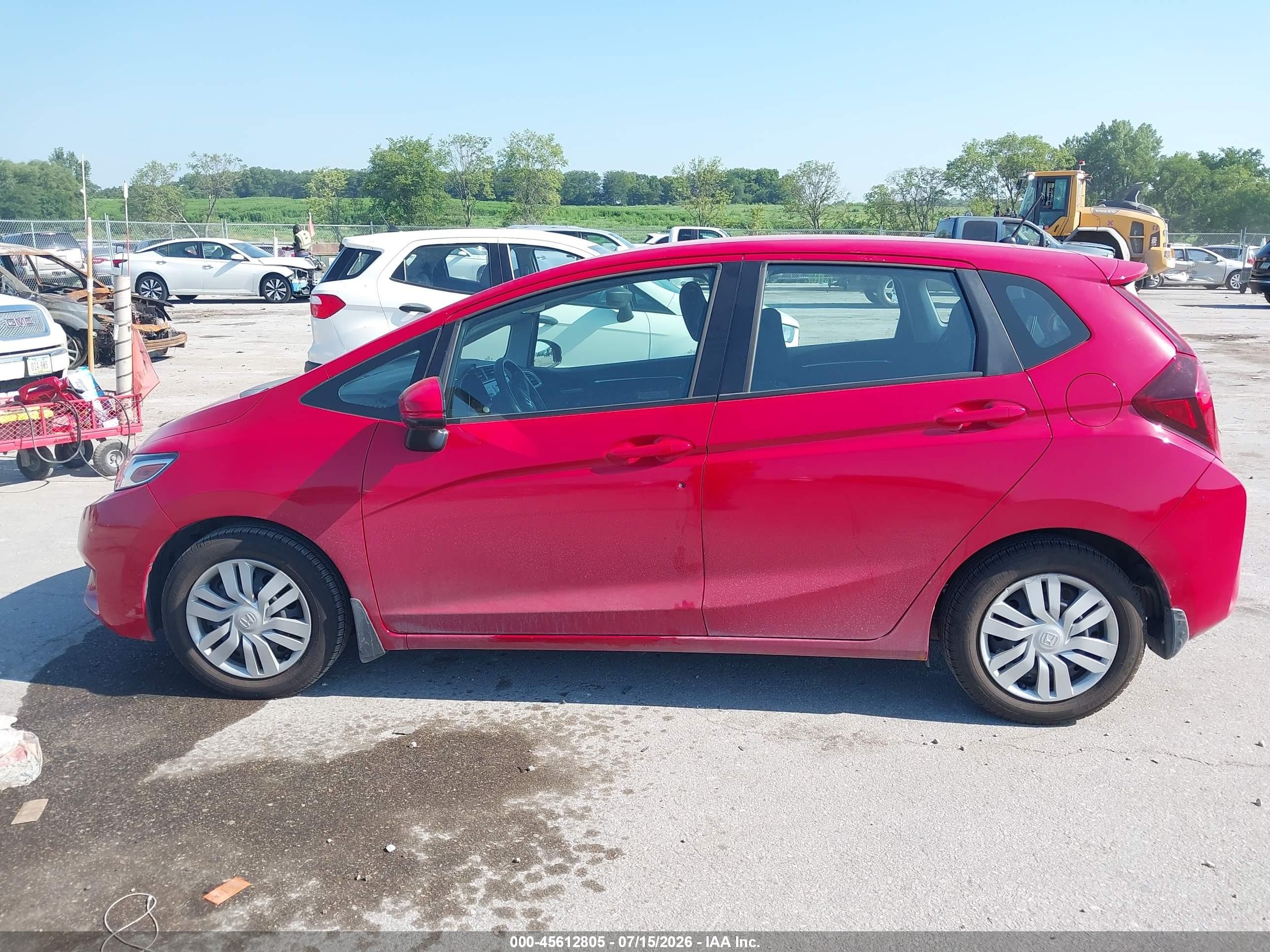 2015 Honda Fit Lx Red vin: 3HGGK5G55FM748189